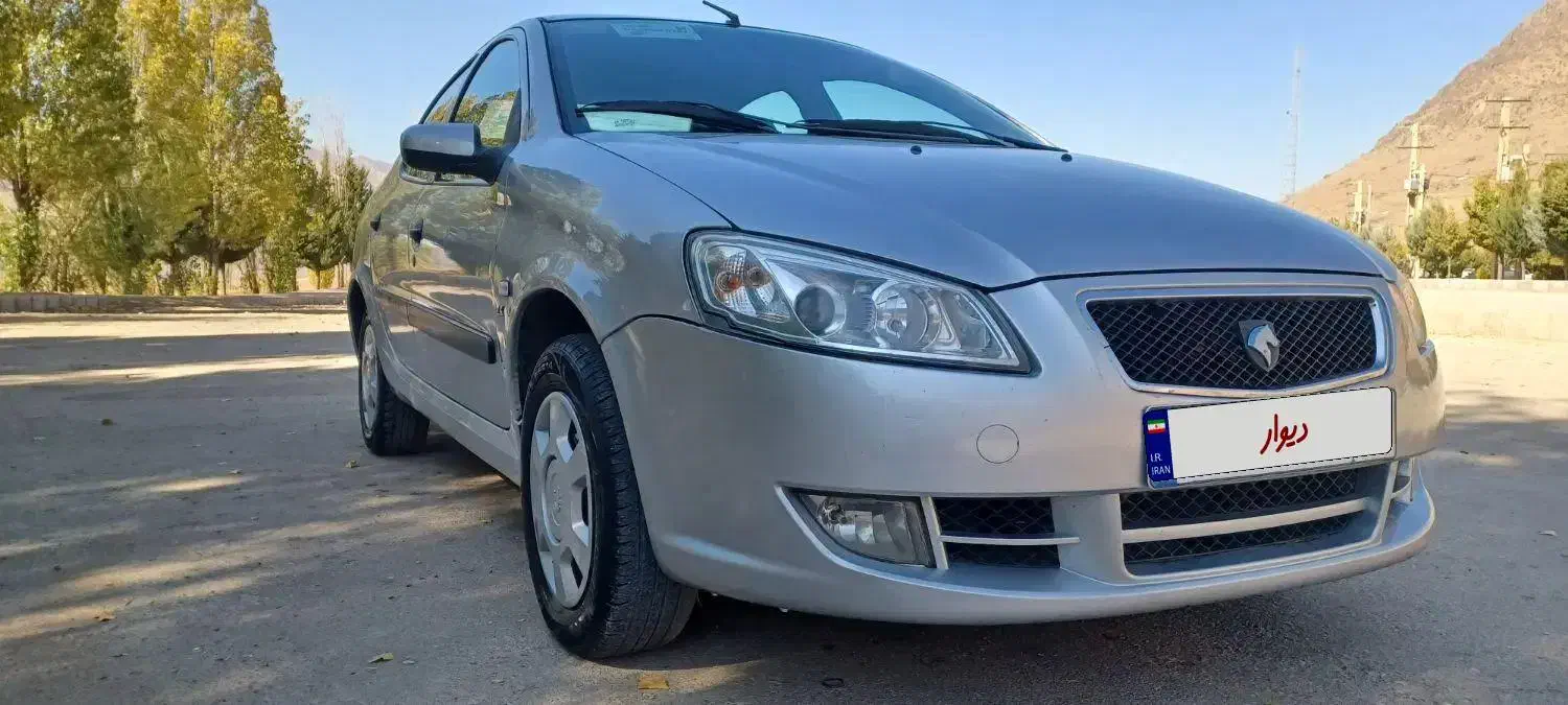 رانا نقره ای مدل ۹۳|خودرو سواری و وانت|خرمآباد, |دیوار