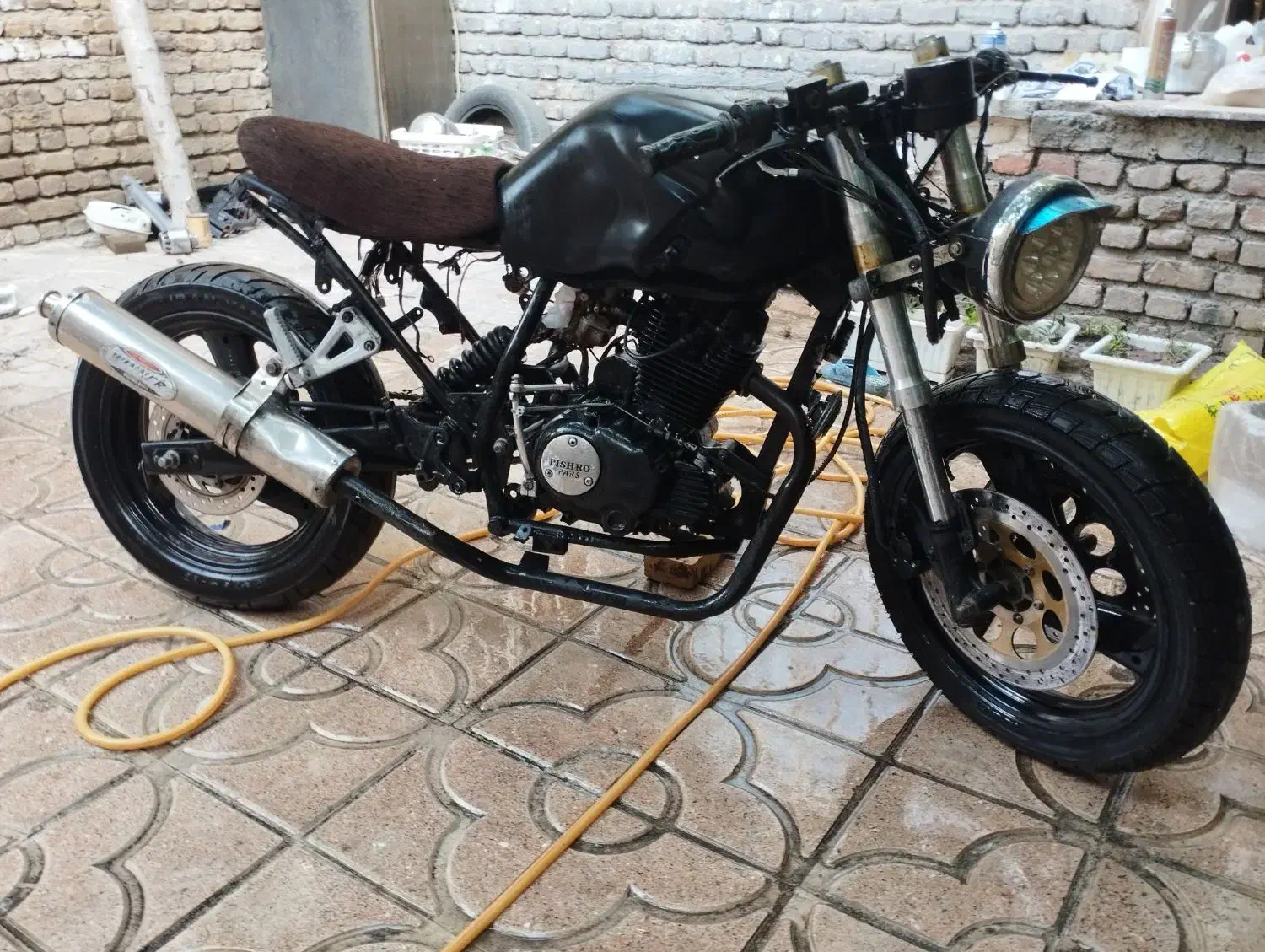 ویو و کاستوم|موتورسیکلت|خوی, |دیوار