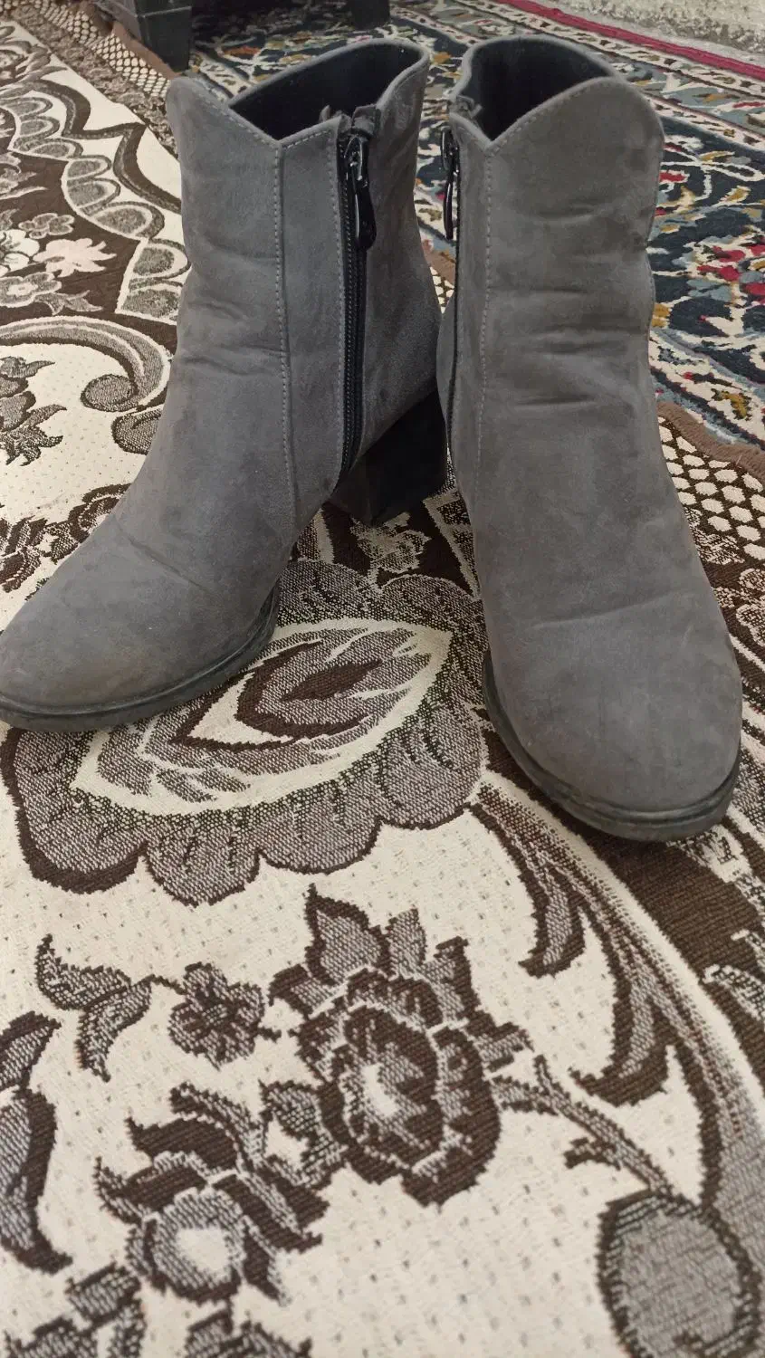 کفش|کیف، کفش، کمربند|مشهد, میان ولایت|دیوار