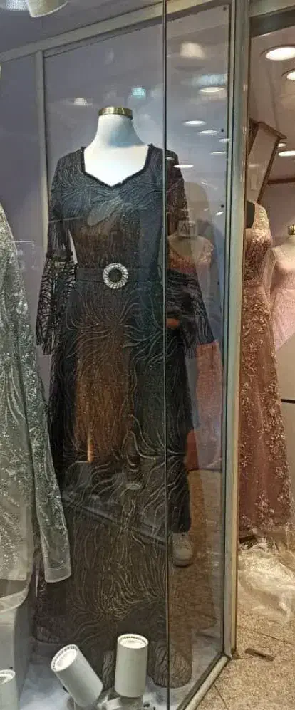 لباس مجلسی|لباس|زرندیه, |دیوار