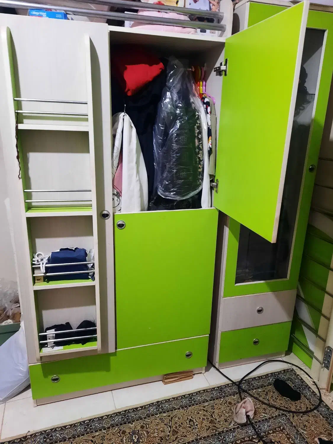 تخت و کمد ویترین کودک و پیشخوان|تخت و سرویس خواب|کرج, شهرک آسمان|دیوار