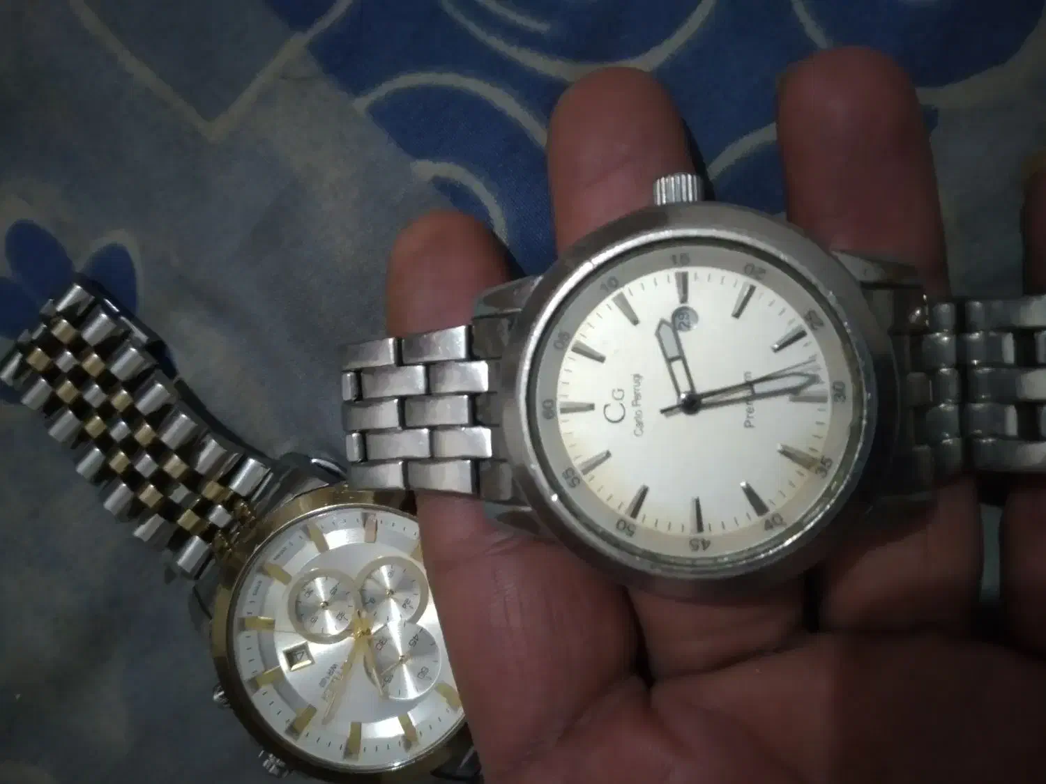 به علت استفاده نکردن|ساعت|نسیم‌شهر, |دیوار