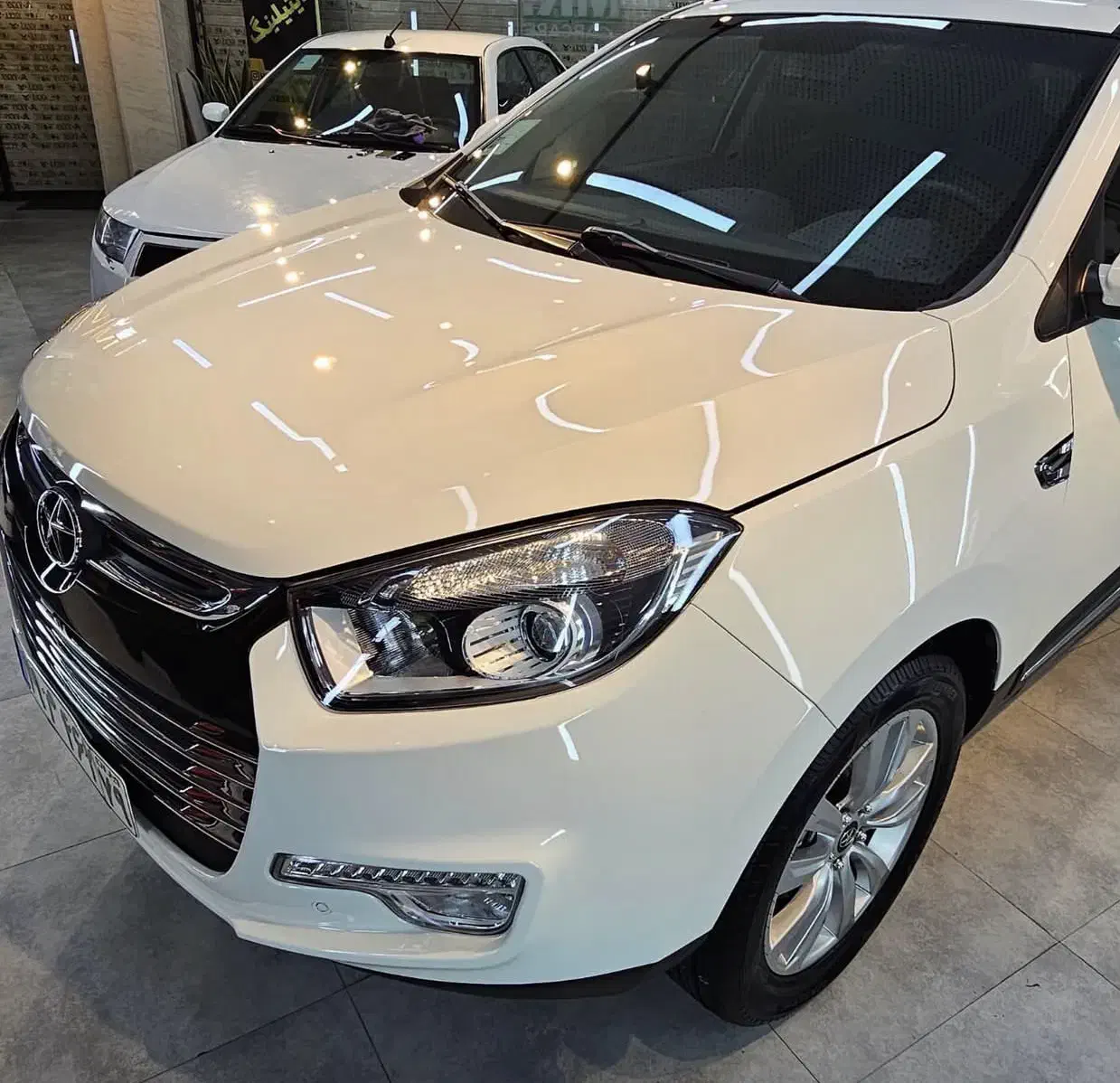 پولیش با مواد المانی فقط ۲م|خدمات موتور و ماشین|بندرعباس, |دیوار