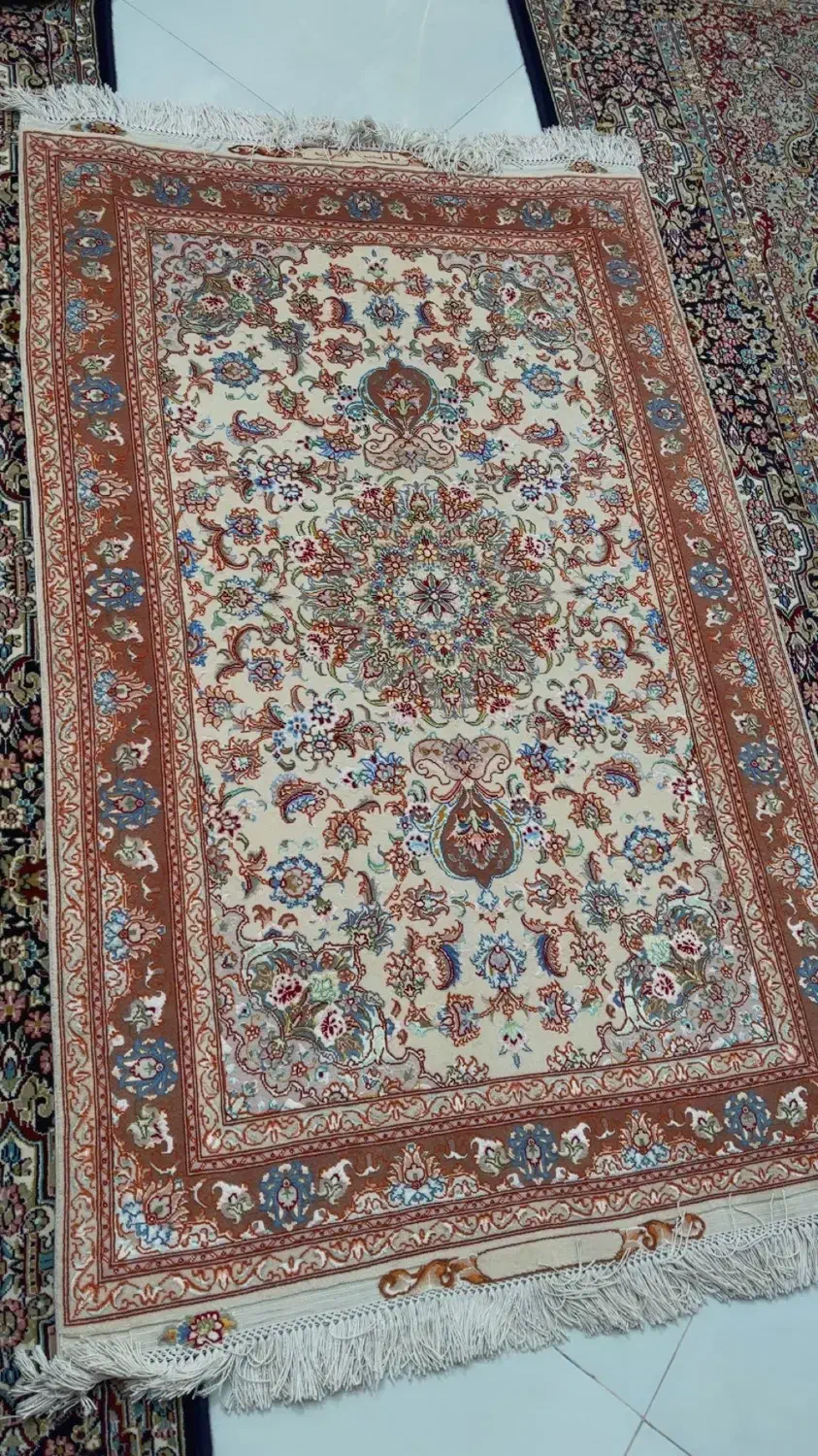 فرش دستباف چله ابریشم|فرش|نهاوند, |دیوار