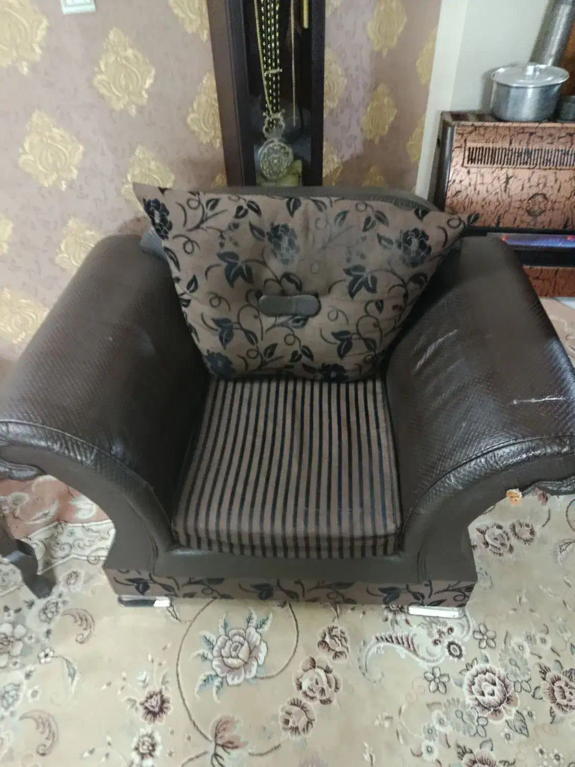 مبل هفت نفره|مبلمان خانگی و میز عسلی|مشهد, تربیت (صدف)|دیوار