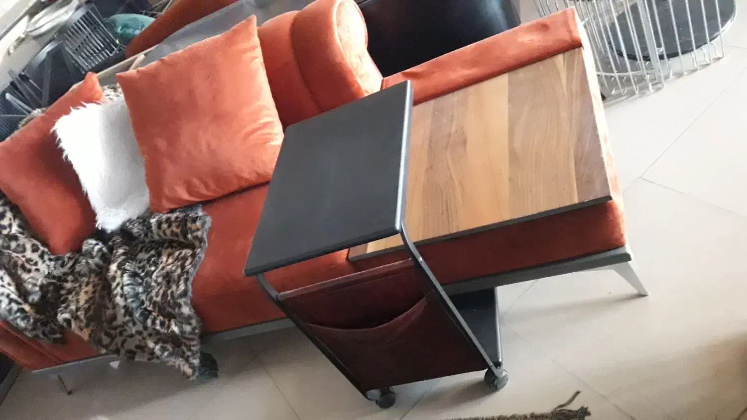 میز لپ تاپ چرخ دار|میز تحریر و کامپیوتر|آفتاب, |دیوار