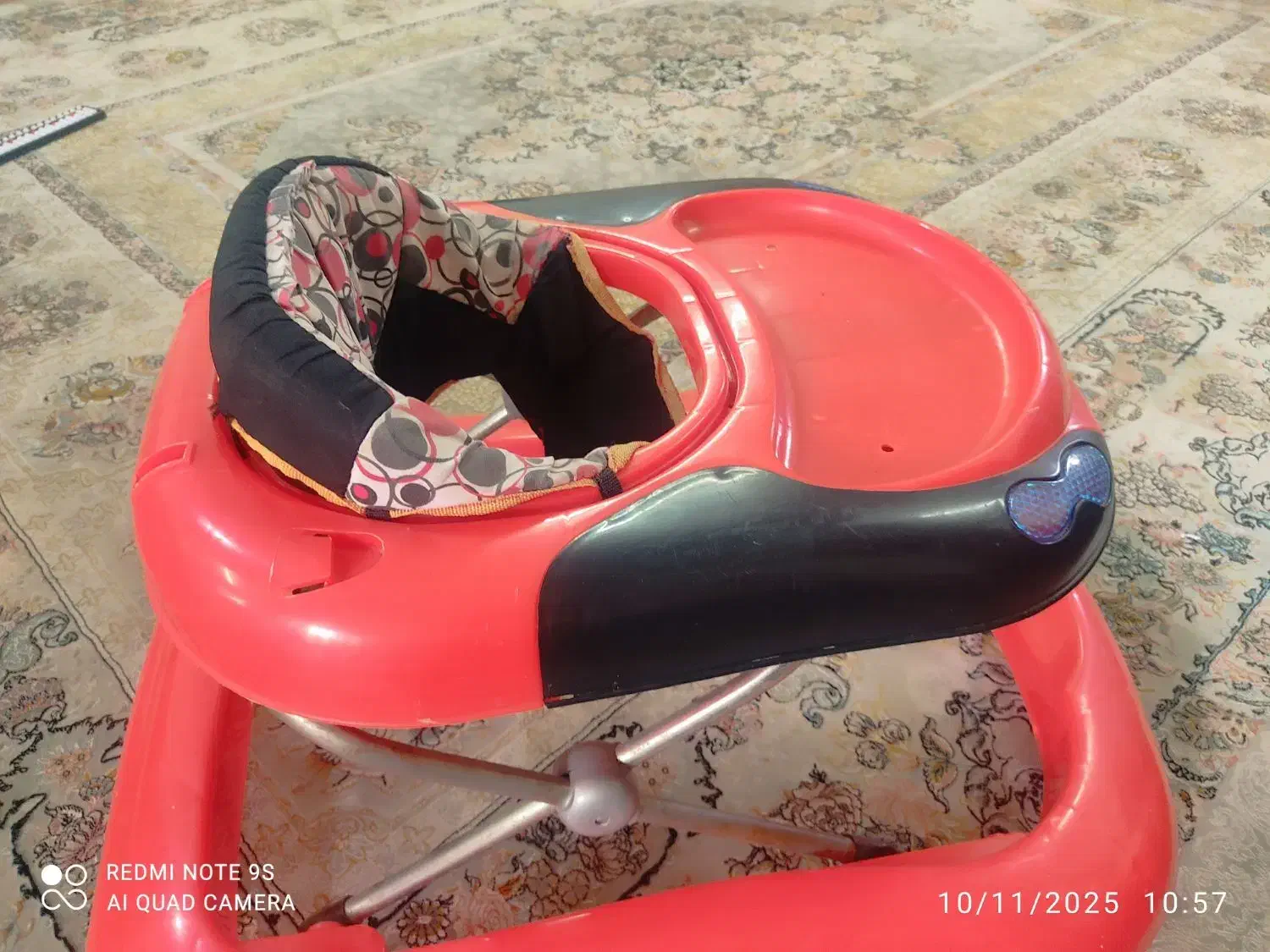 رو روئک|کالسکه و لوازم جانبی|فومن, |دیوار