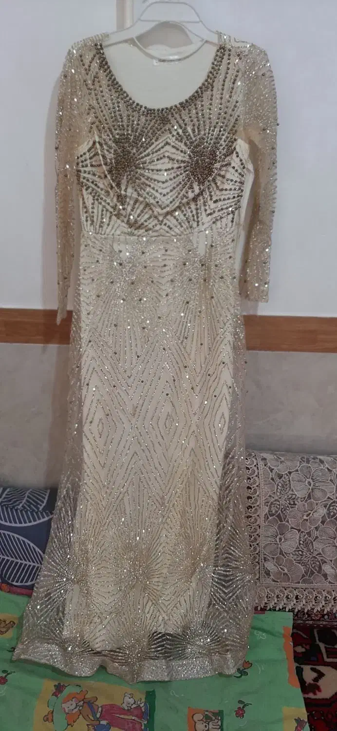 لباس مجلسی|لباس|تبریز, |دیوار