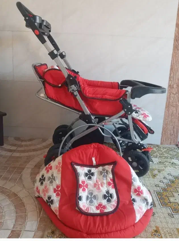 کالسکه نوزاد برند دلیجان مدل سپیدنازUFO نو|کالسکه و لوازم جانبی|خشکبیجار, |دیوار