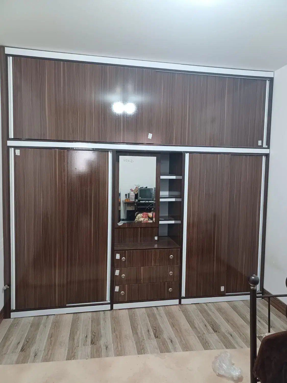 کابینت طراحی اجرا مصنوعات چوبی دکوراسیون داخلی|جاکفشی، کمد، دراور|لنجان, |دیوار