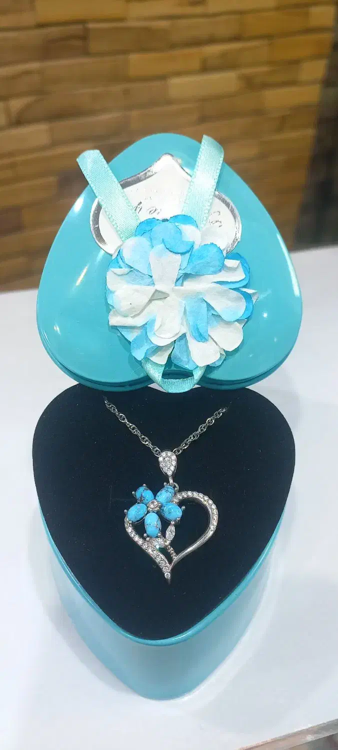 آویز گردنی نقره زنونه نگینهای فیروزه و معدنی|جواهرات|نیشابور, محله میدان باغات|دیوار