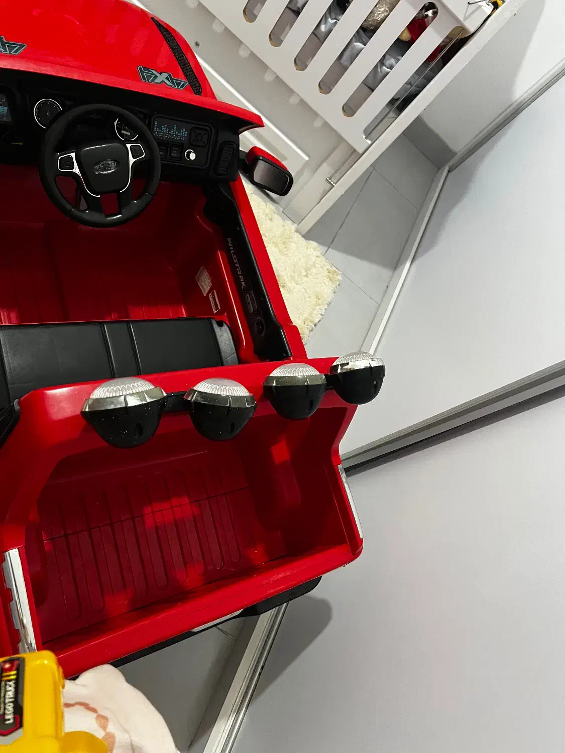 ماشین شارژی|اسباب‌بازی بچه|ساری, |دیوار