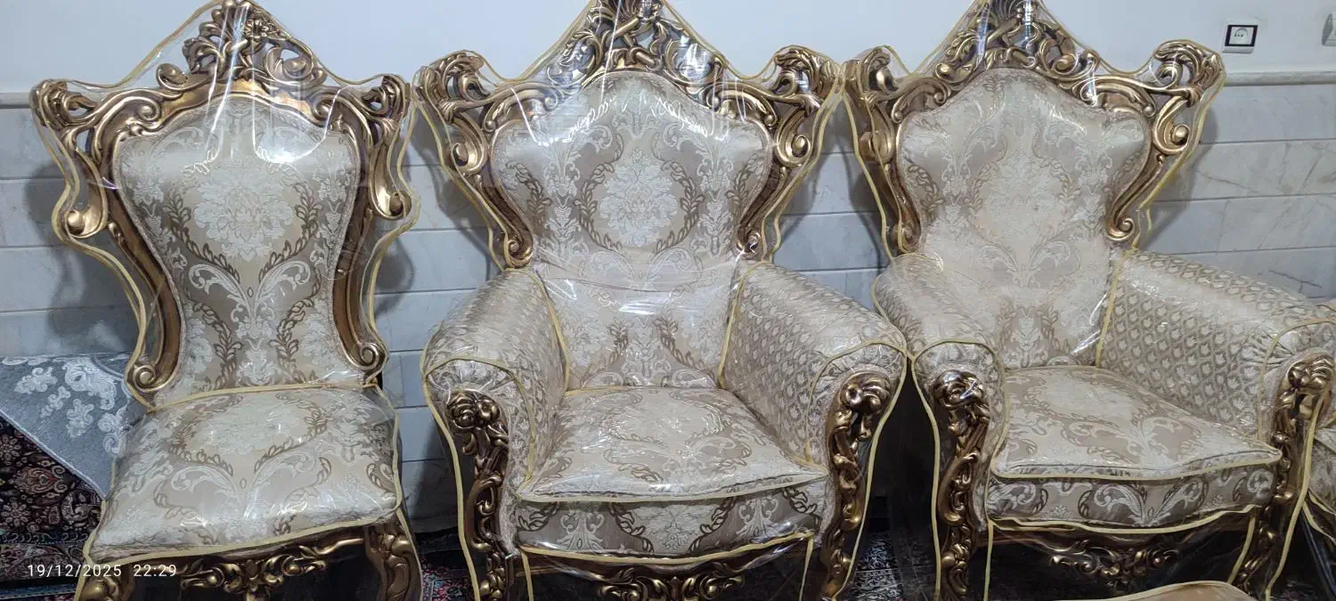 مبل سلطنتی 9نفره|مبلمان خانگی و میز عسلی|قم, شهرک فاطمیه|دیوار