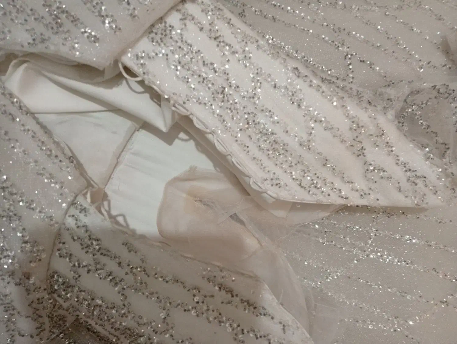 لباس عروس|لباس|پیشوا, |دیوار