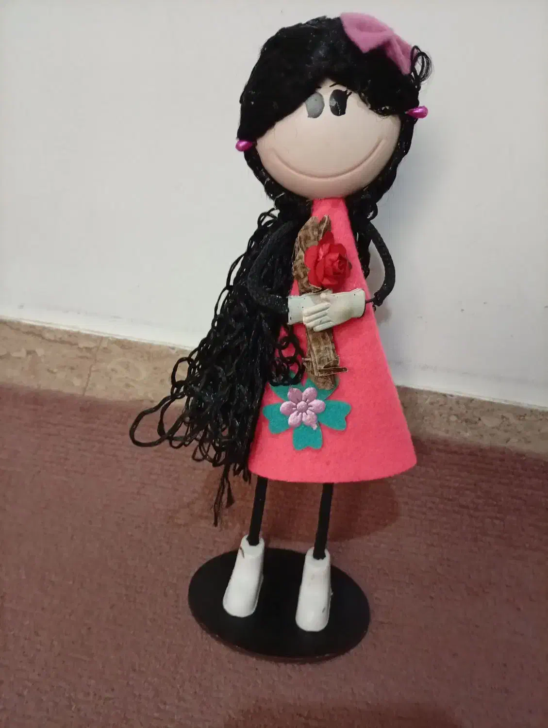 عروسک|اسباب‌بازی بچه|ماسال, |دیوار