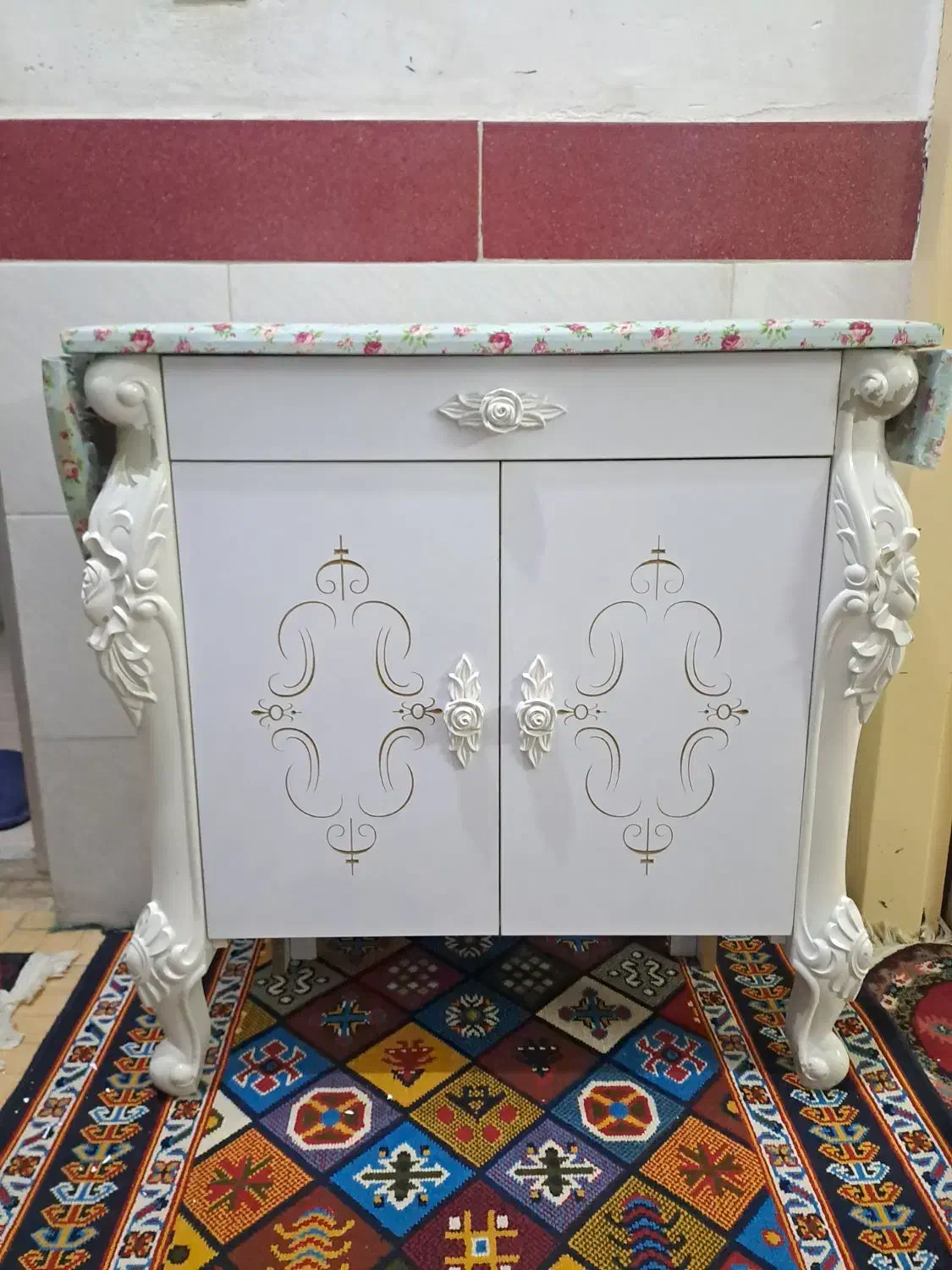 اشیا میز|کلکسیون اشیاء عتیقه|اراک, |دیوار