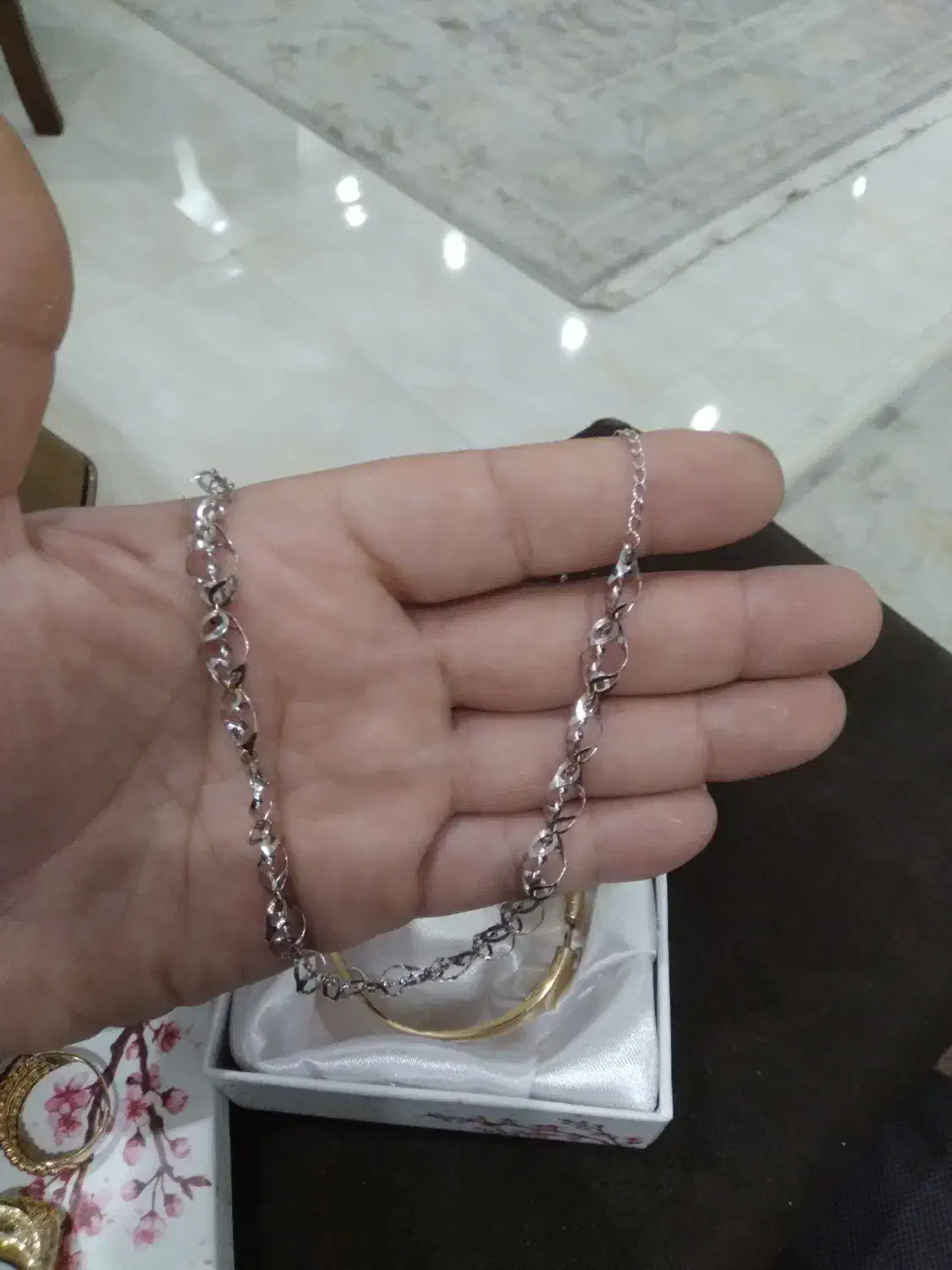 دستبند،گردنبند،و دو انگشتر طلا سرمایه گذاری|جواهرات|رشت, شالکو|دیوار