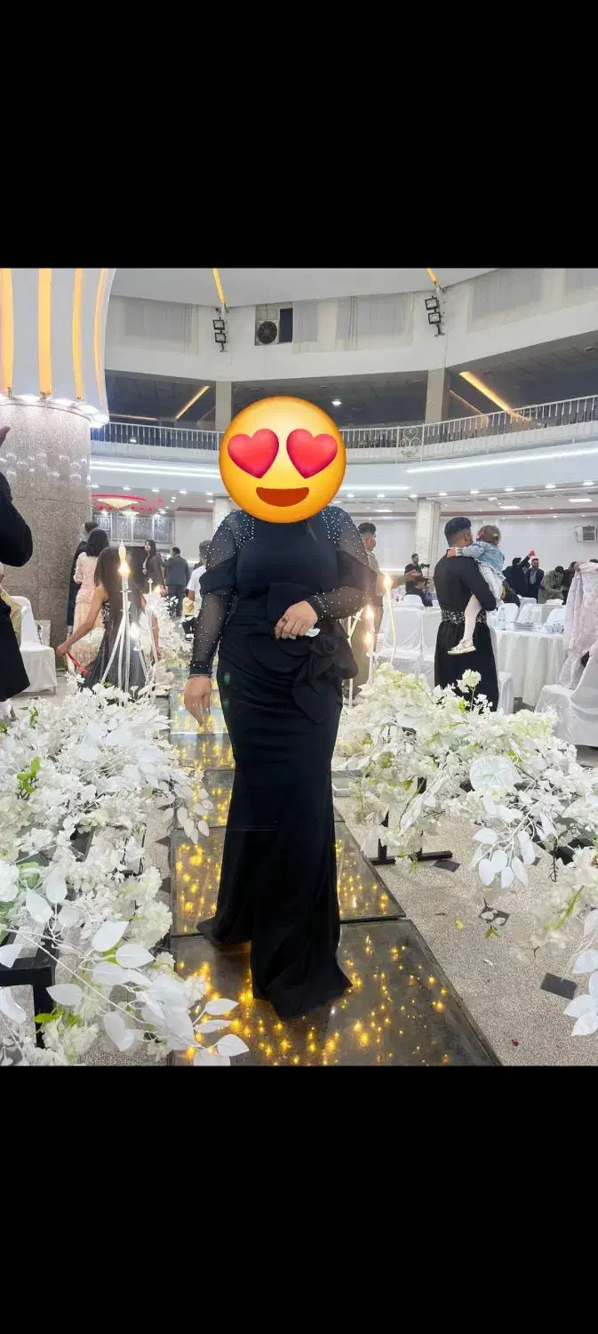 لباس مجلسی|لباس|تربت جام, والفجر|دیوار