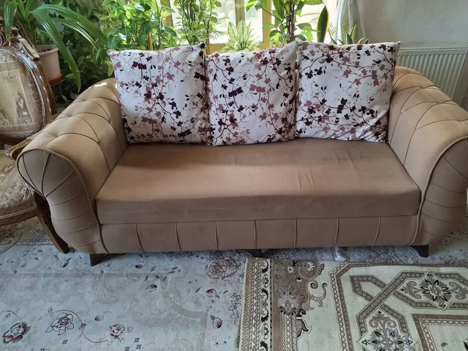 فروش دو دست مبل (سلطنتی و راحتی) با کمترین قیمت|مبلمان خانگی و میز عسلی|فولادشهر, B4|دیوار