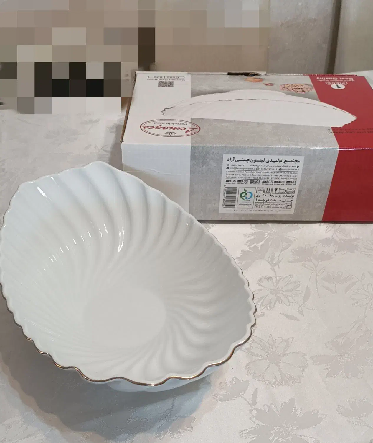 ظرف چینی کاملا سالم و نو دارای جعبه|ظروف سرو و پذیرایی|تهران, حسین‌آباد|دیوار