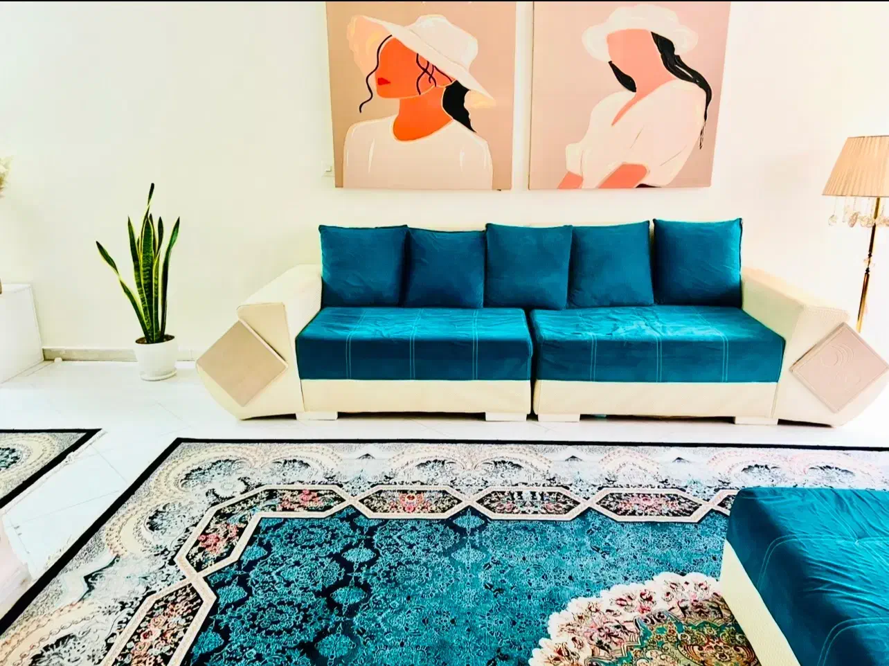 مبل ۱۲ نفره با کوسن دو رو|مبلمان خانگی و میز عسلی|مشهد, فرهنگیان (شهرک غرب)|دیوار