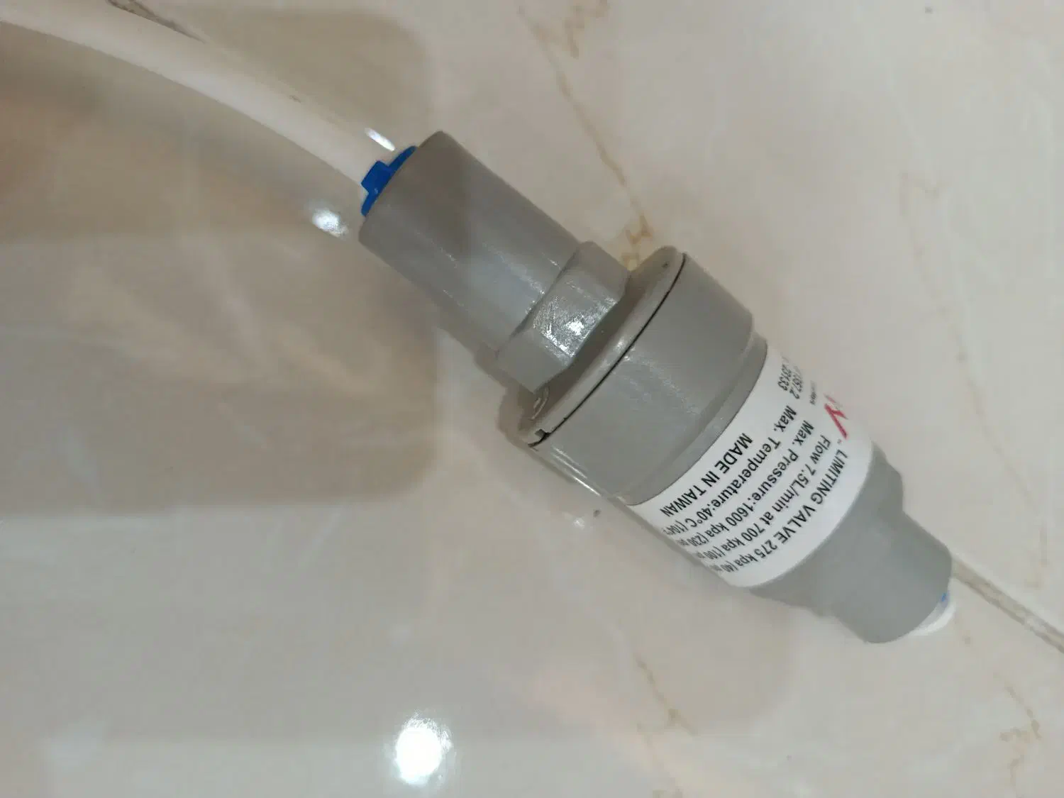 فشار شکن تصفیه آب نونو|آبسردکن و تصفیه آب|سنندج, |دیوار