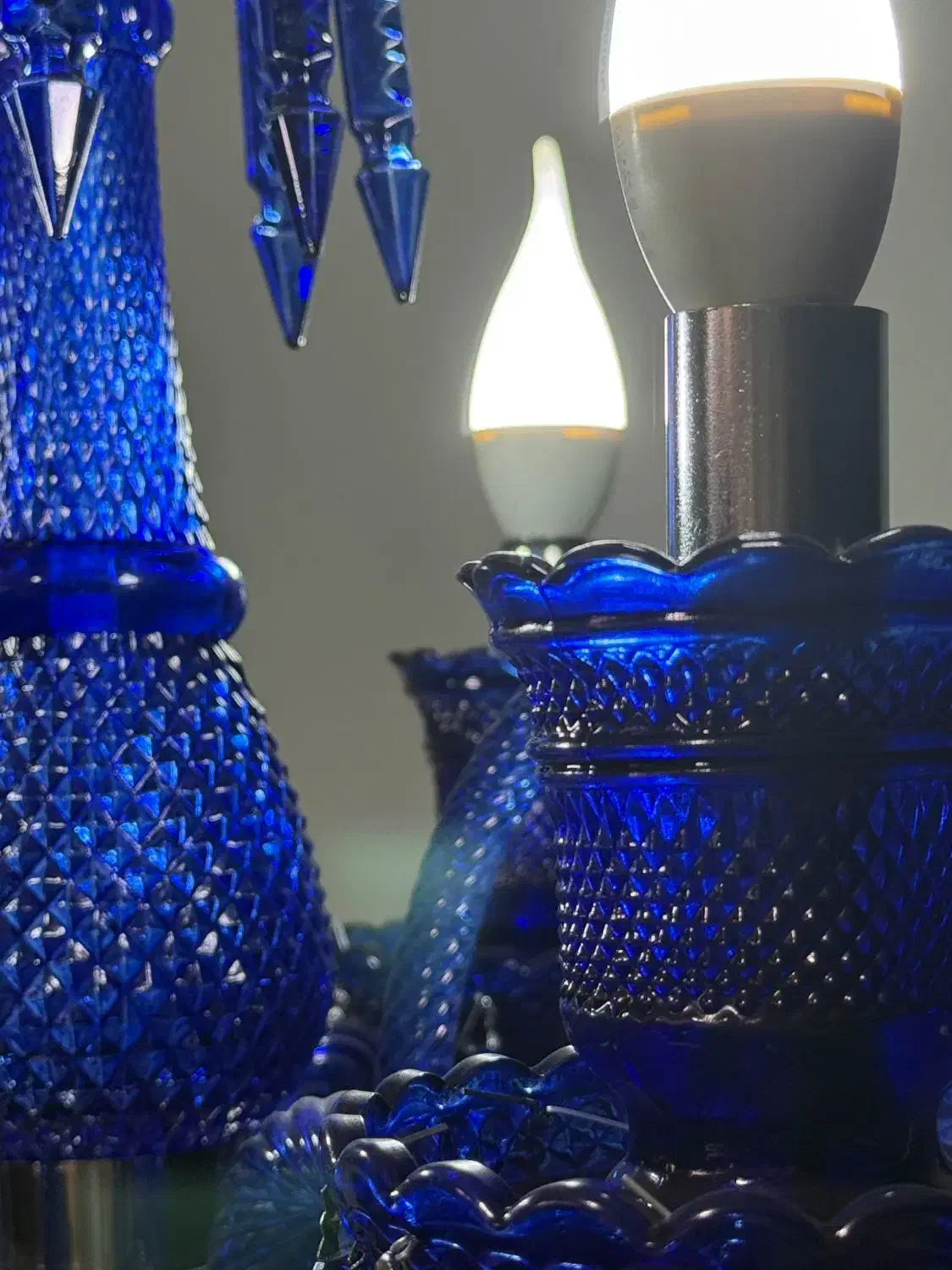 لوستر سه شاخه ی آبی، شیک و خاص|لوستر و چراغ آویز|تهران, بهارستان|دیوار