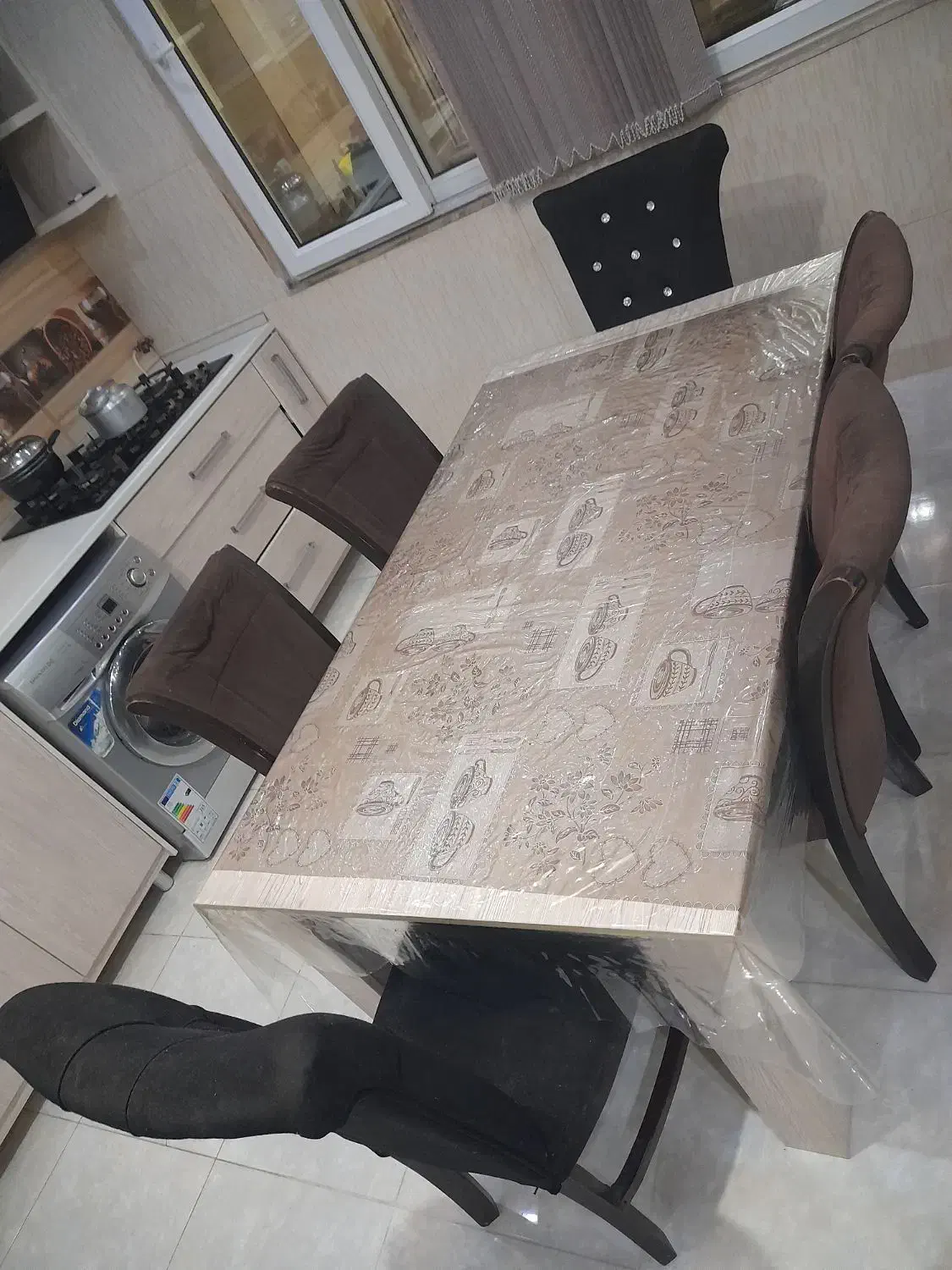 میز ۶ نفره|میز و صندلی غذاخوری|بندر انزلی, معلم|دیوار