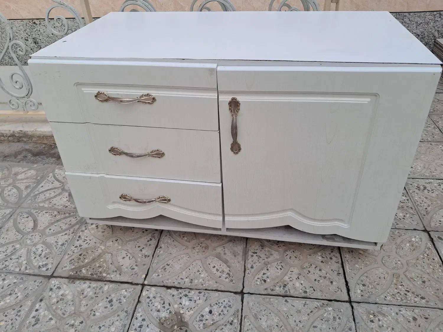 کمد|جاکفشی، کمد، دراور|اصفهان, نصرآباد|دیوار