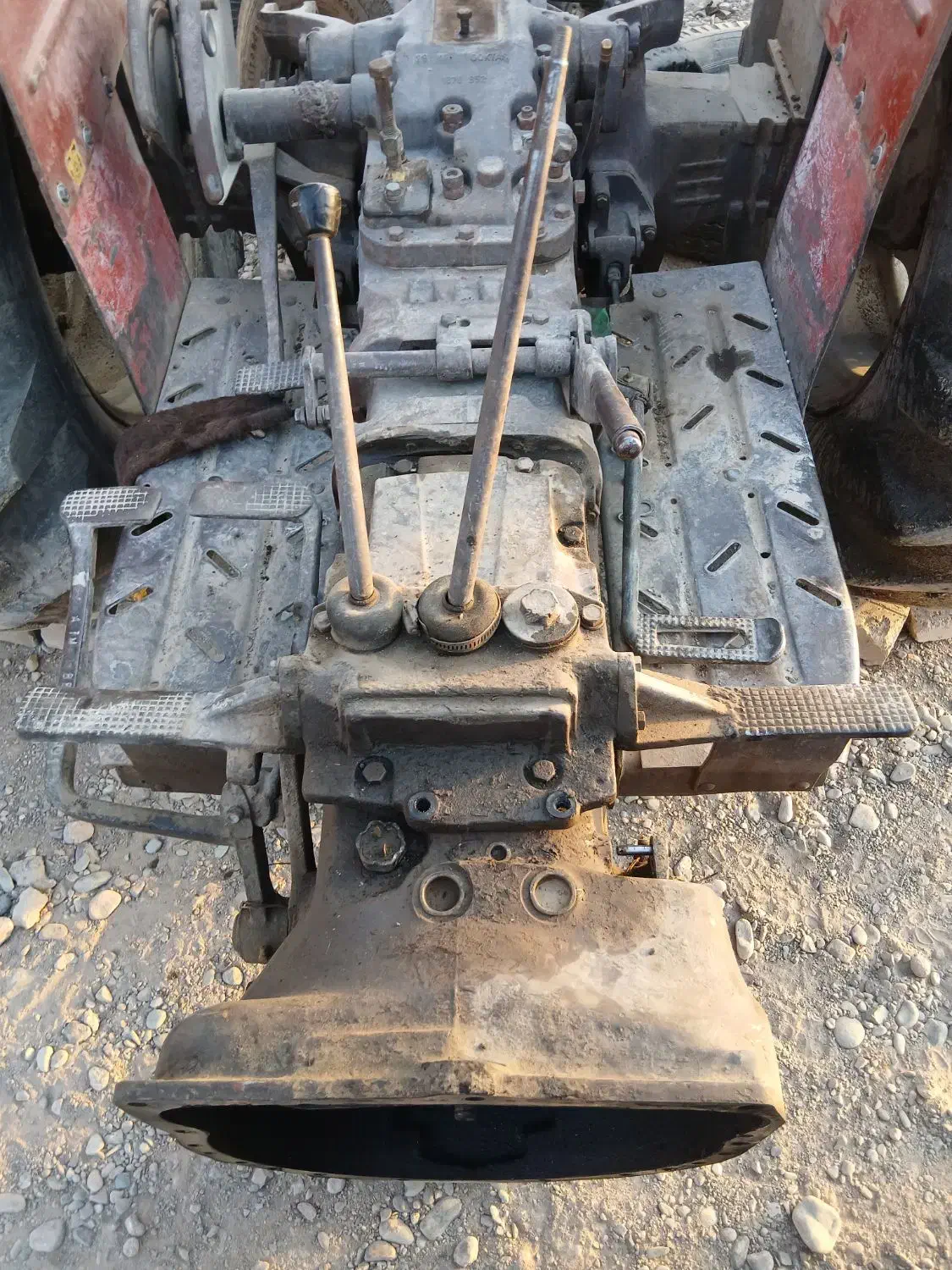 گیربکس تراکتور وجلوبند|ماشین‌آلات صنعتی|رباط‌کریم, رباط‌کریم|دیوار