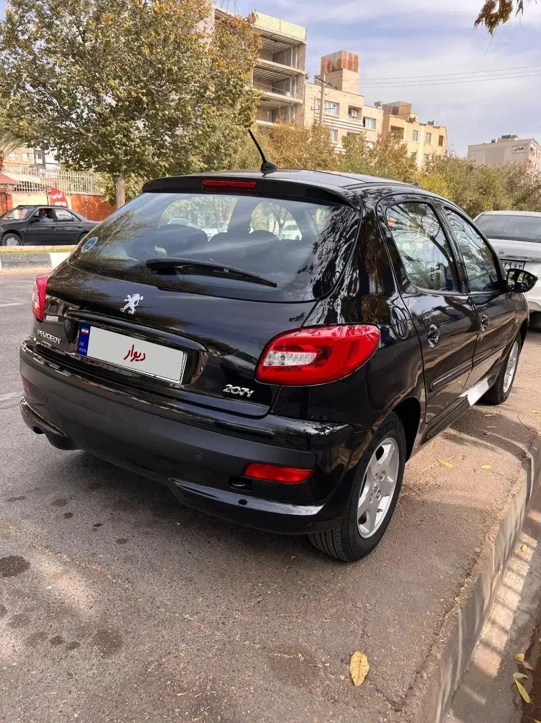 پژو 207 سقف پانا فول ‌ترین حالت فابریک|خودرو سواری و وانت|شیراز, کیان شهر|دیوار