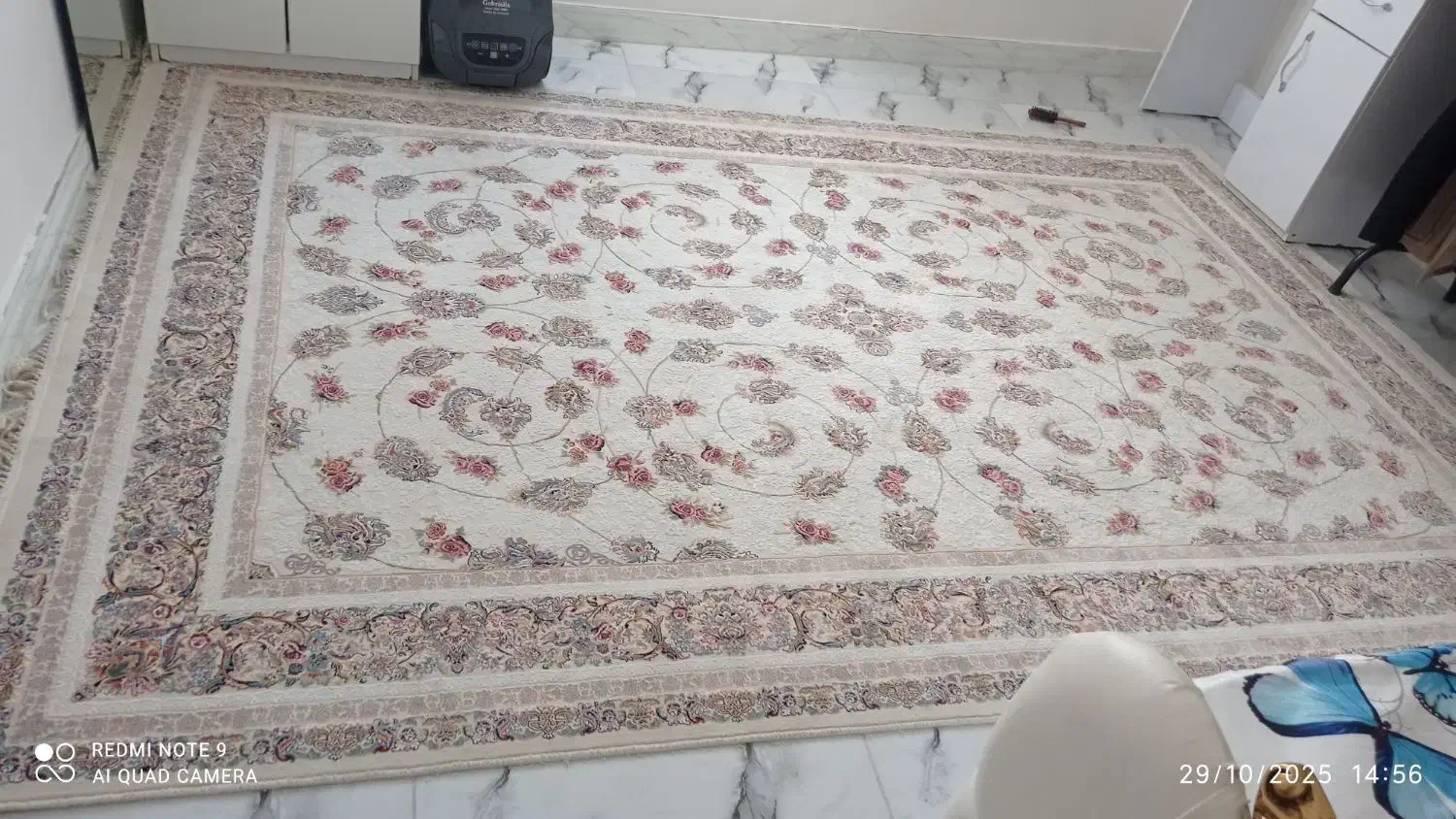 فرش 1200شانه|فرش|رشت, جماران|دیوار