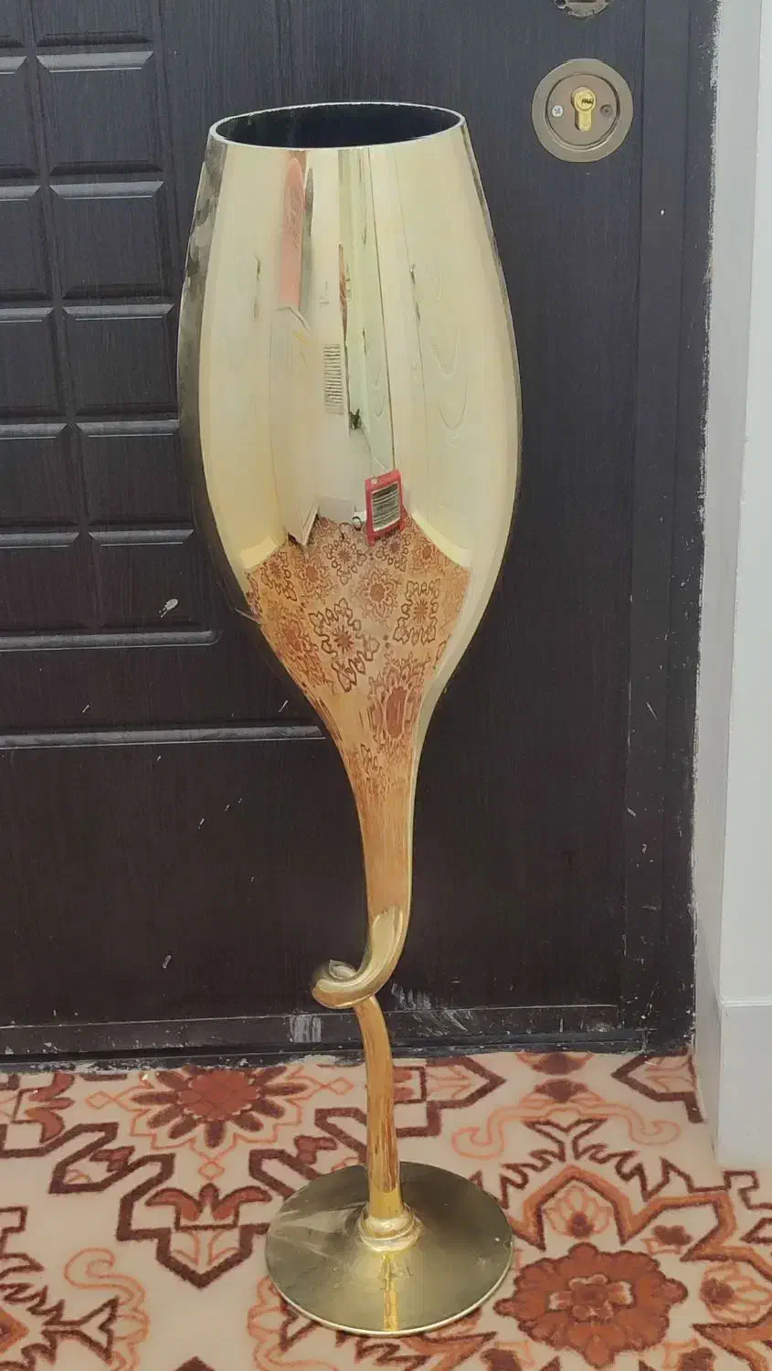 گلدان طلایی پایه بلند|گل و گیاه طبیعی|تربت جام, المهدی|دیوار