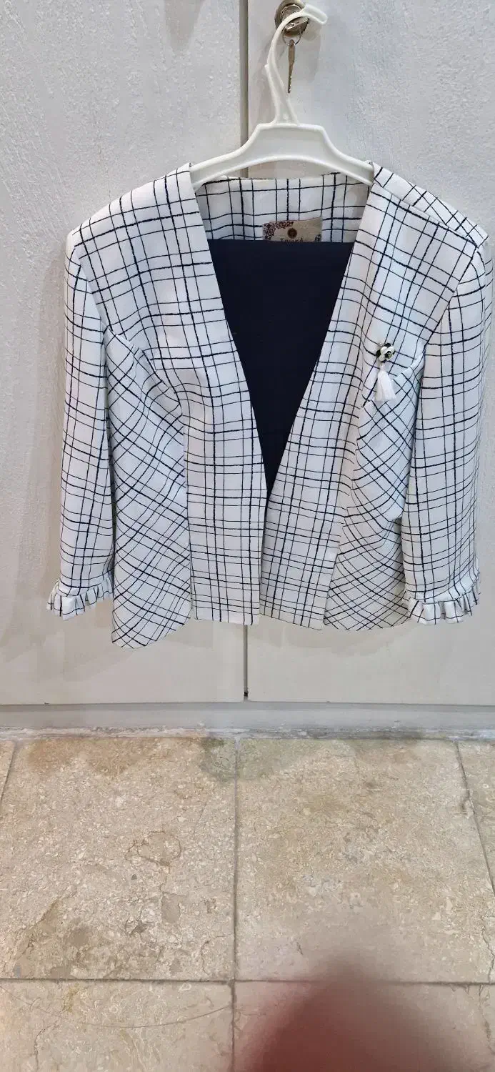 کت و دامن|لباس|تهران, مینای شمالی (مخبر)|دیوار