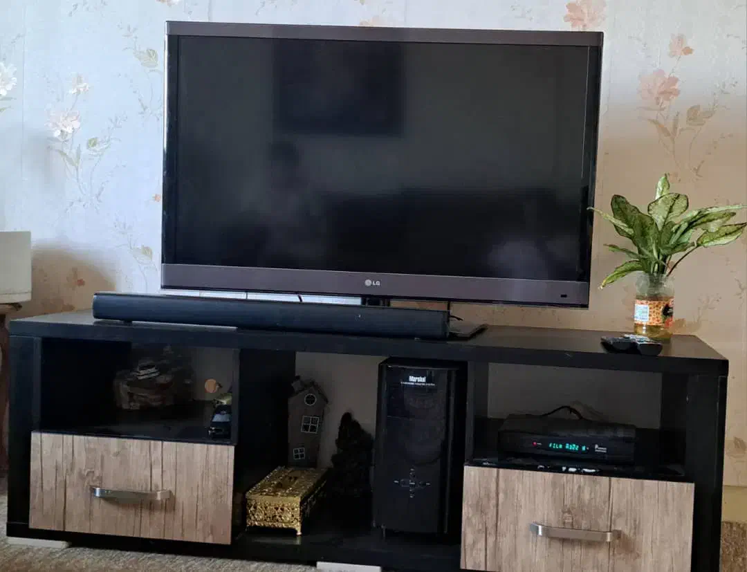 جداگانه|مبلمان خانگی و میز عسلی|شهرکرد, |دیوار