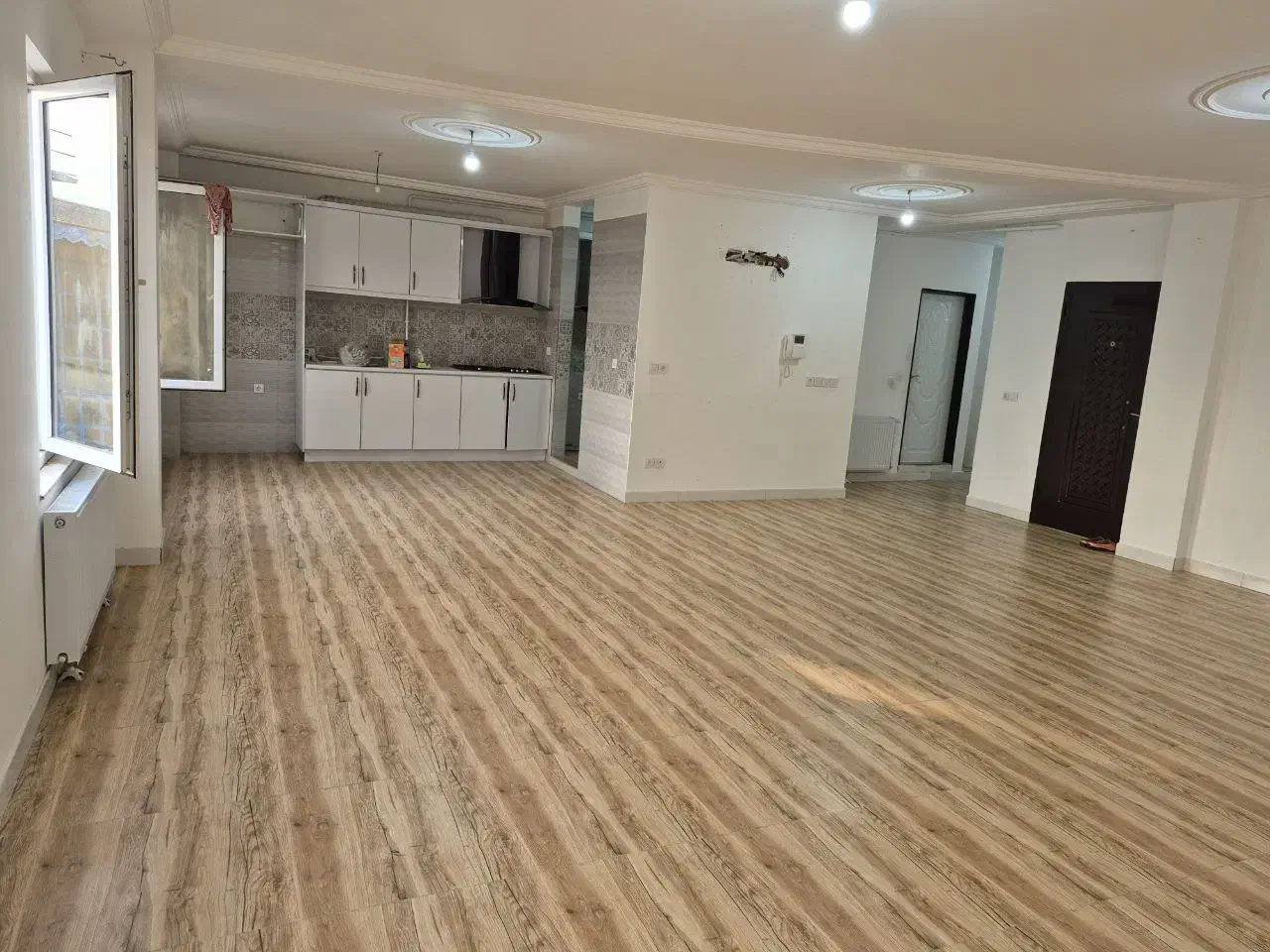 آپارتمان تک واحدی 140متر فروش فوری املاک هخامنش|فروش آپارتمان|تالش, هشتپر|دیوار