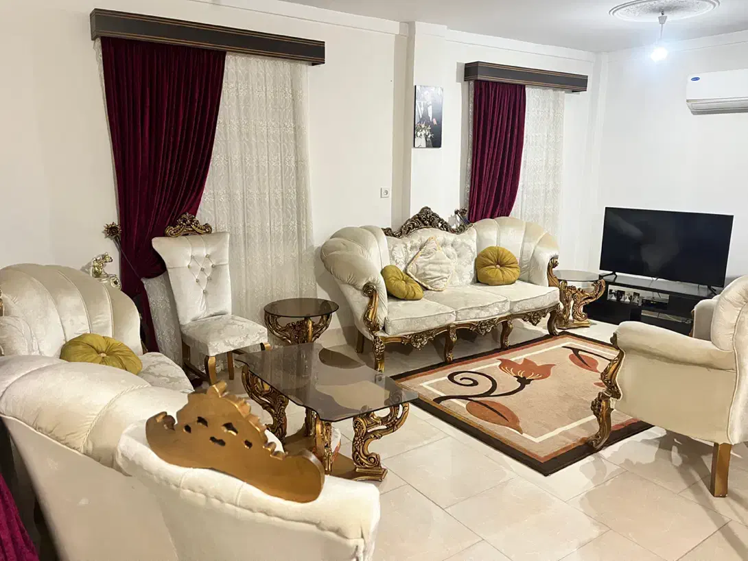 مبل ۱۰نفره کلاسیک سفید طلایی|مبلمان خانگی و میز عسلی|چالوس, |دیوار