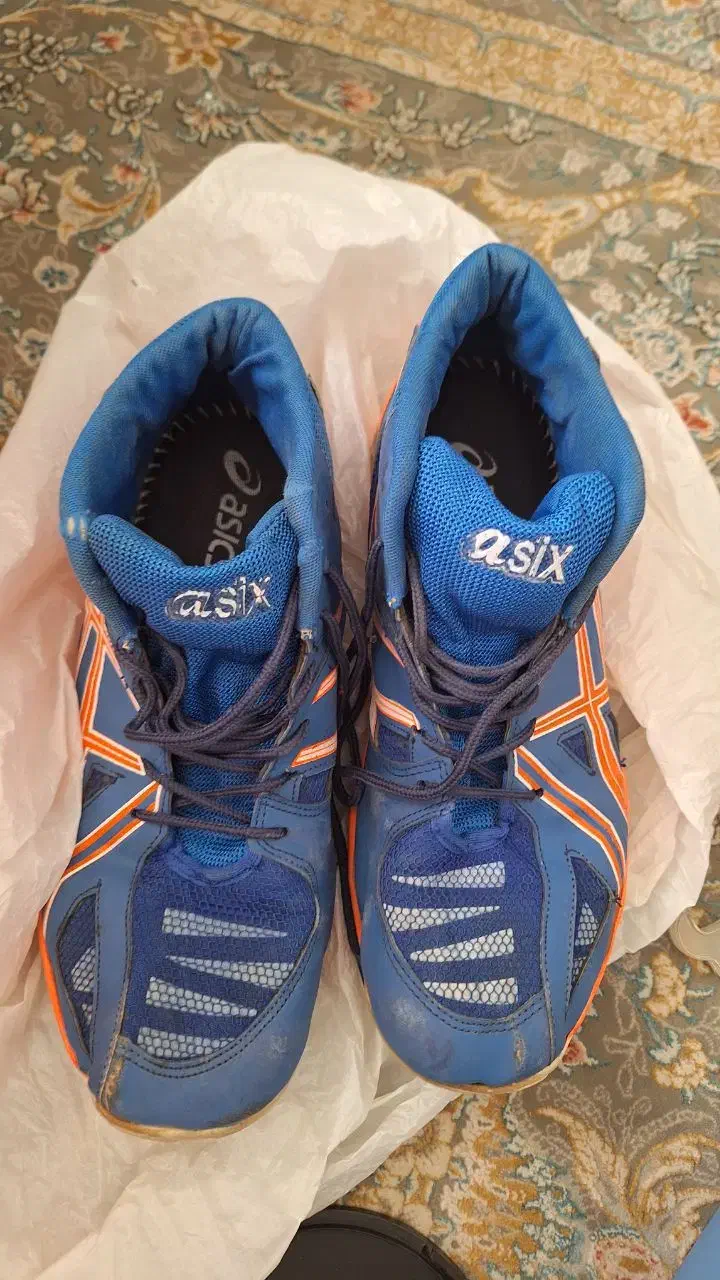 کفش والیبال|ورزش‌های توپی|ری, حمزه‌آباد|دیوار