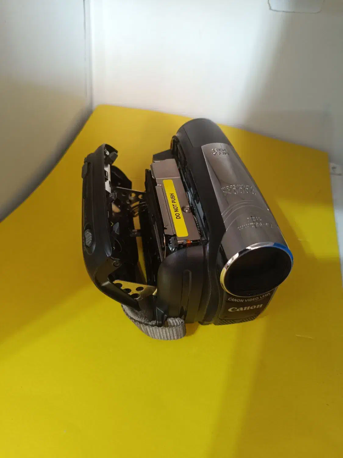 دوربین فیلم برداری قدیمی|دوربین عکاسی و فیلم‌برداری|اقلید, |دیوار