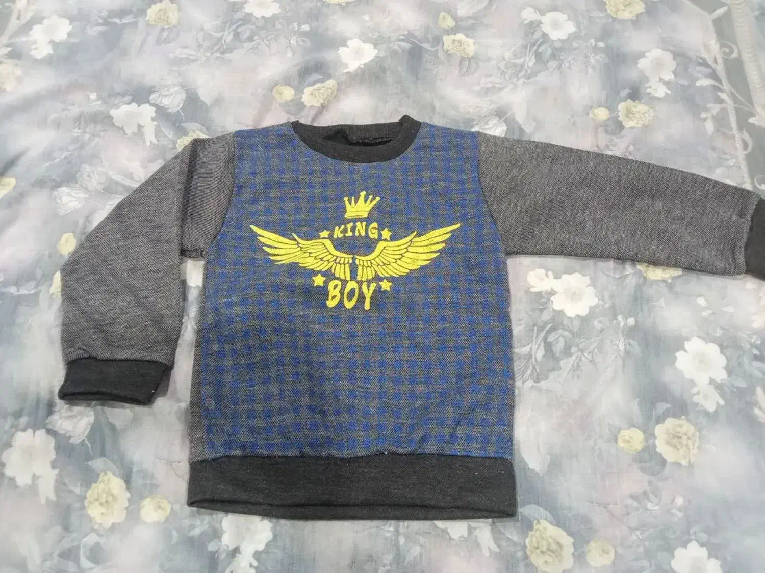 لباس بچگانه|لباس|فردوس (خراسان), |دیوار