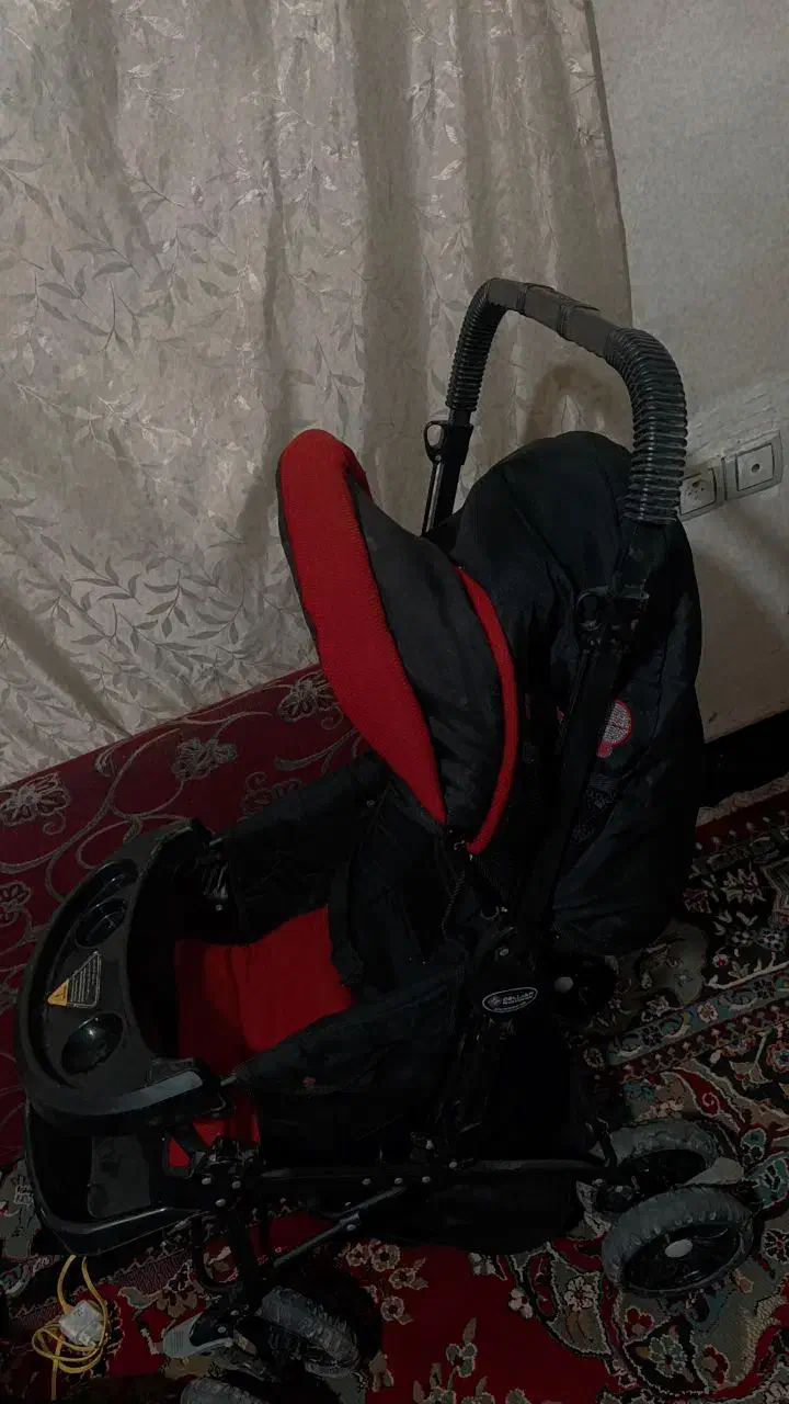 کالسکه بچه  در حد نو و تمیز. قیمت۲/۰۰۰/۰۰۰|کالسکه و لوازم جانبی|نورآباد, |دیوار