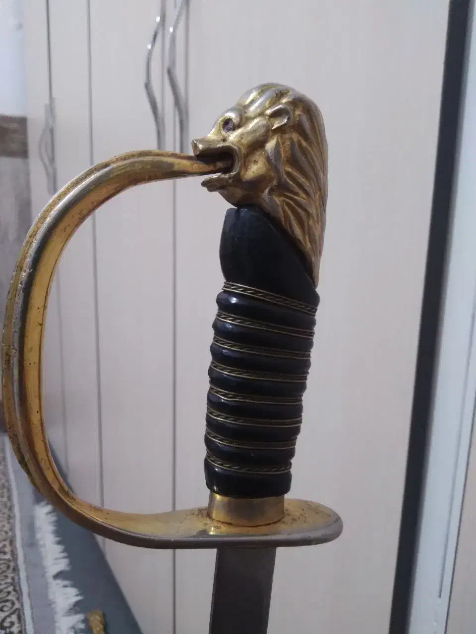 شمشیرقدیمی|کلکسیون اشیاء عتیقه|قم, شاه سید علی|دیوار