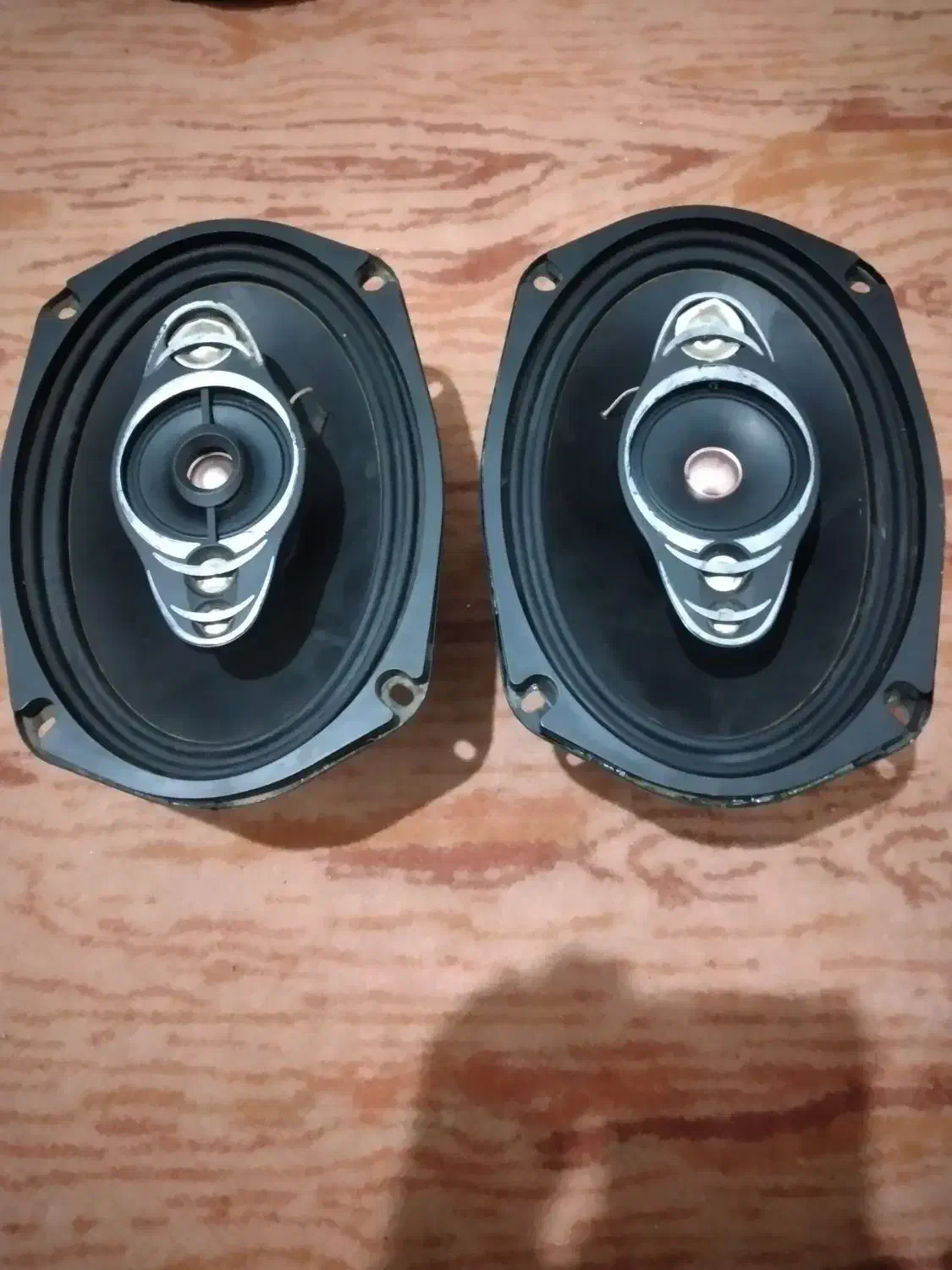 باند پایونر|صوتی و تصویری|خوی, |دیوار