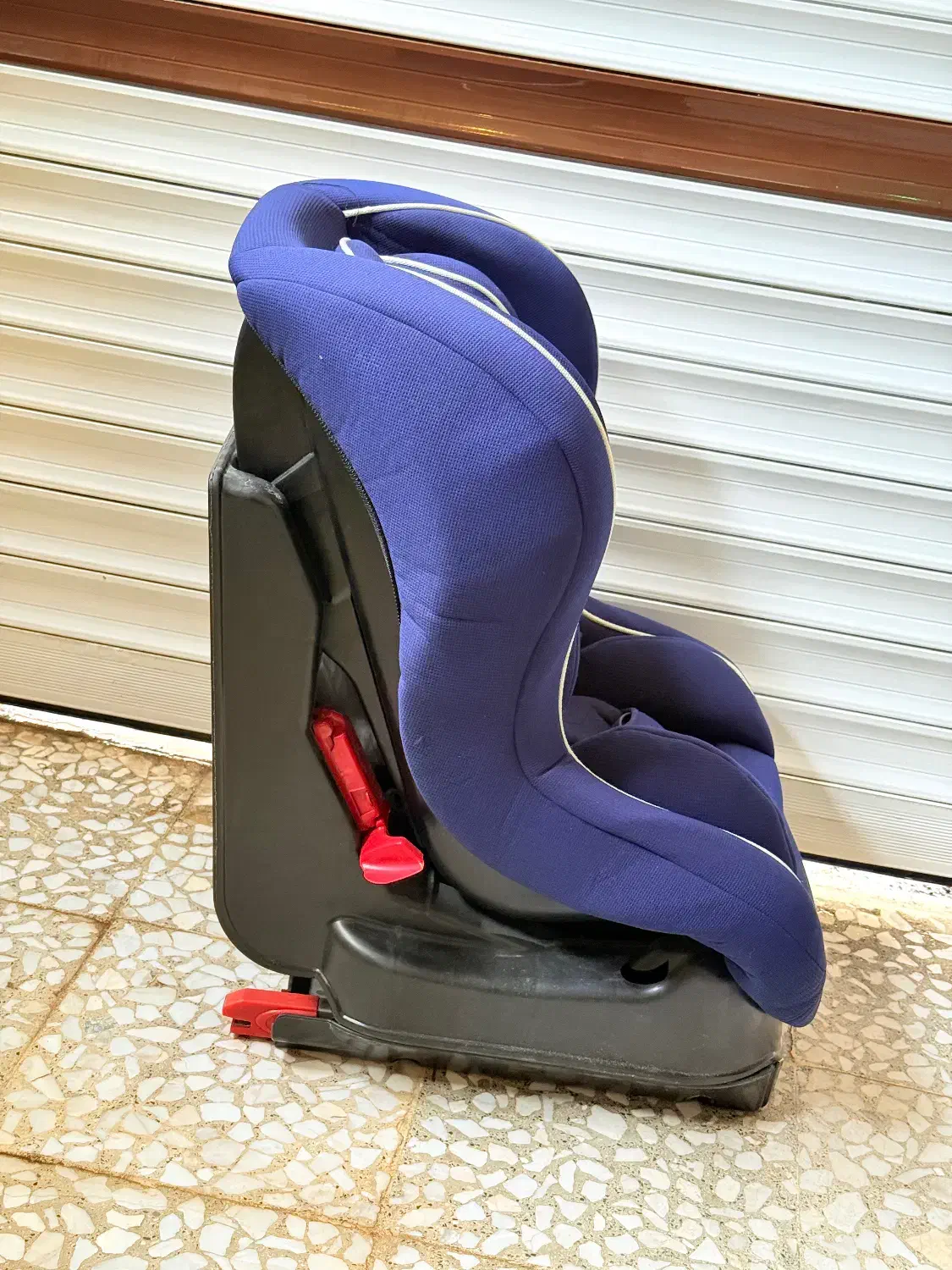 صندلی ماشین کودک|تخت و صندلی بچه|رشت, پیرکلاچای|دیوار