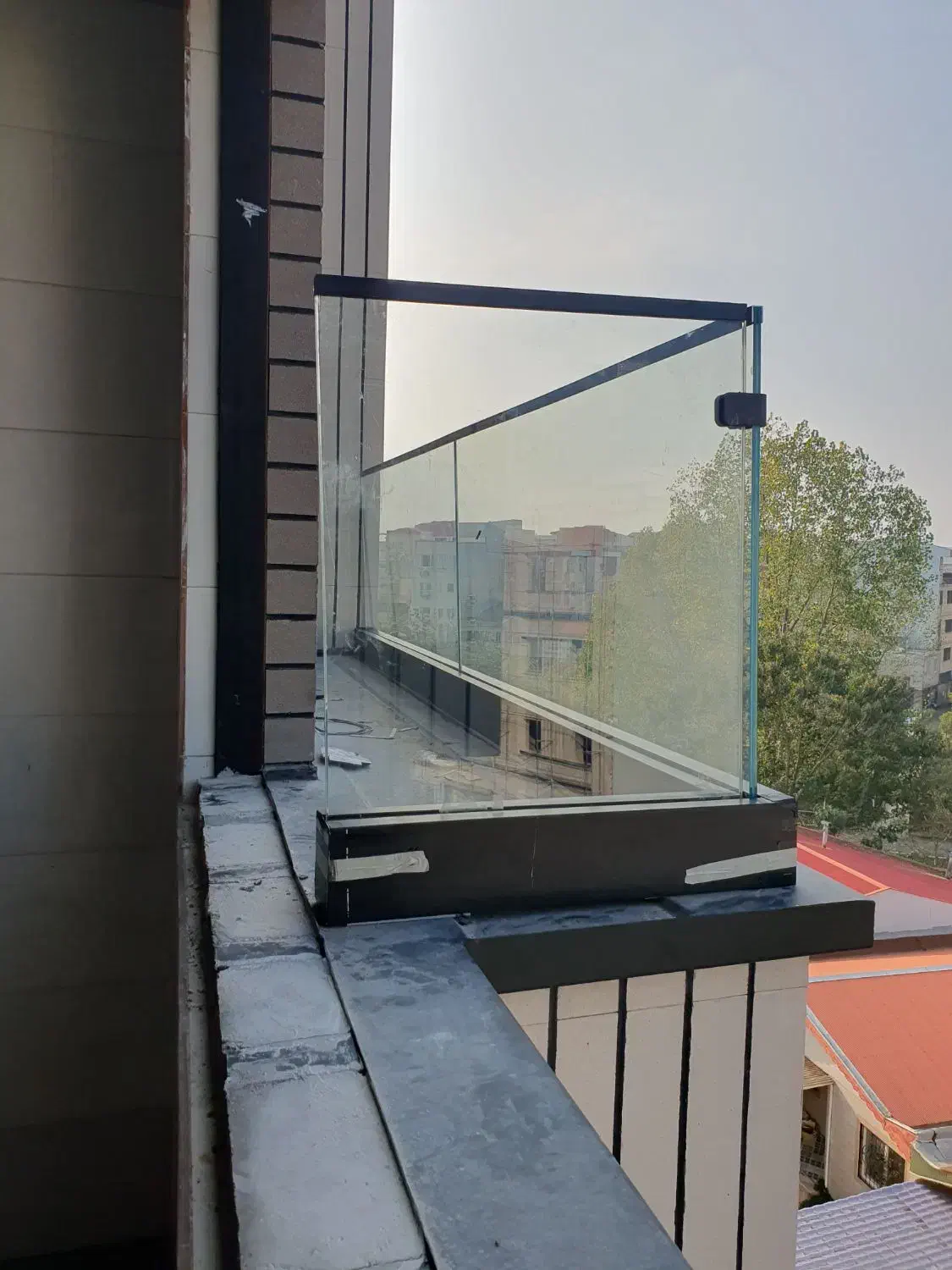 شیشه سکوریت کرکره برقی|خدمات پیشه و مهارت|بندر انزلی, شهرداری|دیوار