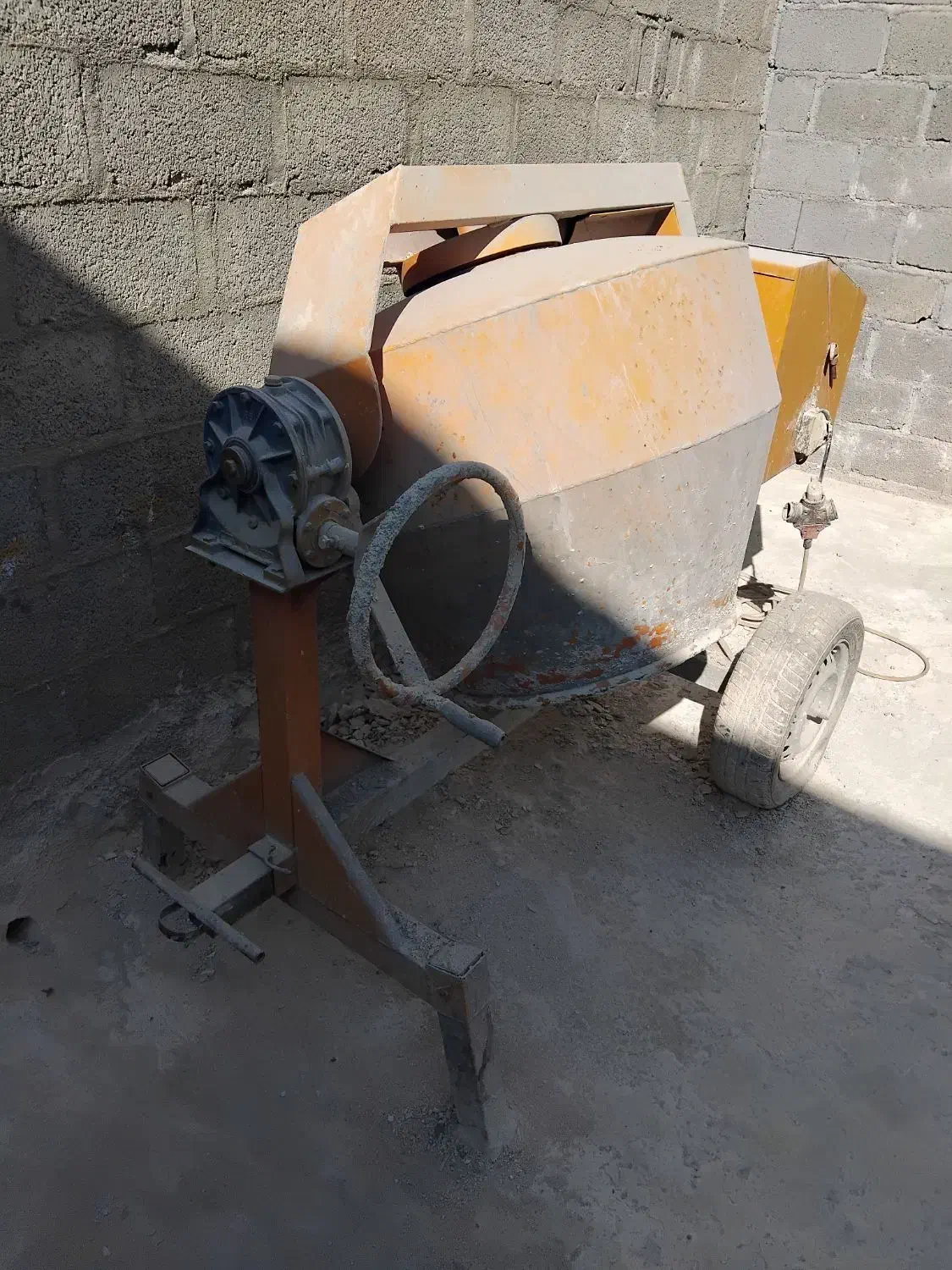فروش بتونیر(خلاطه) با کیفیت خوب|ماشینآلات صنعتی|گله دار, |دیوار