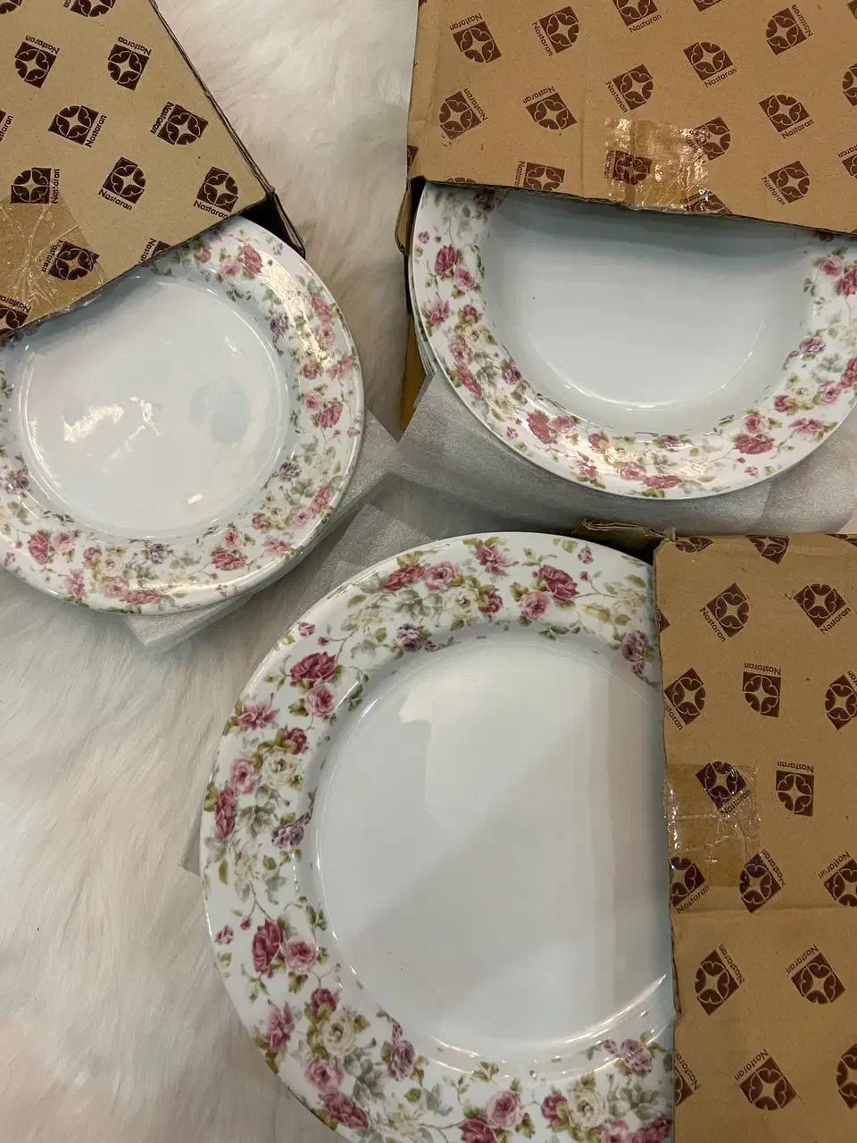 سرویس ۶ نفره چینی|ظروف سرو و پذیرایی|پردیس, فاز ۵|دیوار