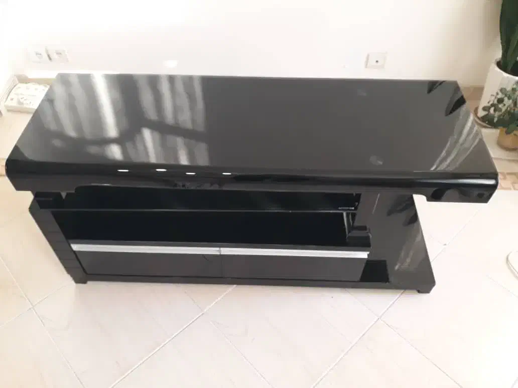 میز تلوزیون|میز تلویزیون|شاهین‌شهر, حافظ جنوبی|دیوار