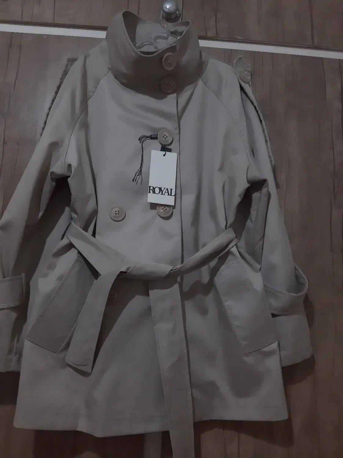 بارونی استردار نونو|لباس|تهران, تسلیحات|دیوار