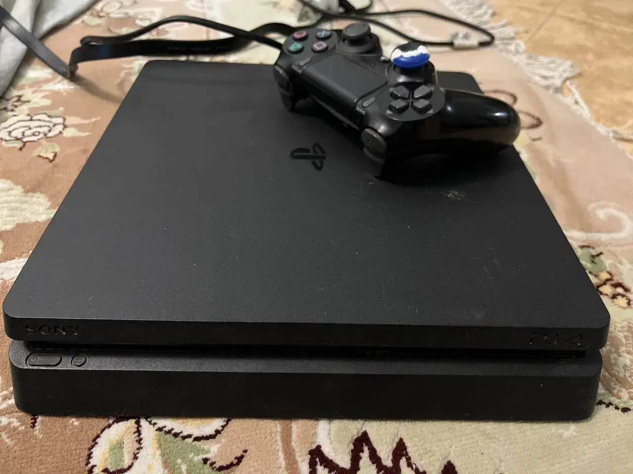 پی اس فور ۵۰۰ گیگ اسلیم|کنسول، بازی ویدئویی و آنلاین|کرج, مصباح|دیوار